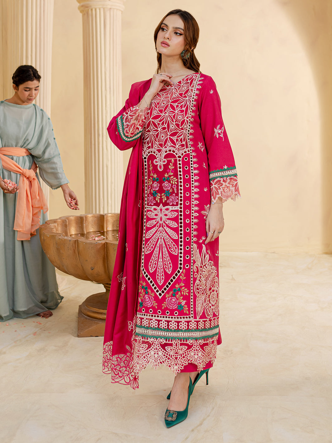 Mahnur | Veronica Luxury Karandi 24 | ELEANOR - Official Mahnur stockist in UK - Sakeena London