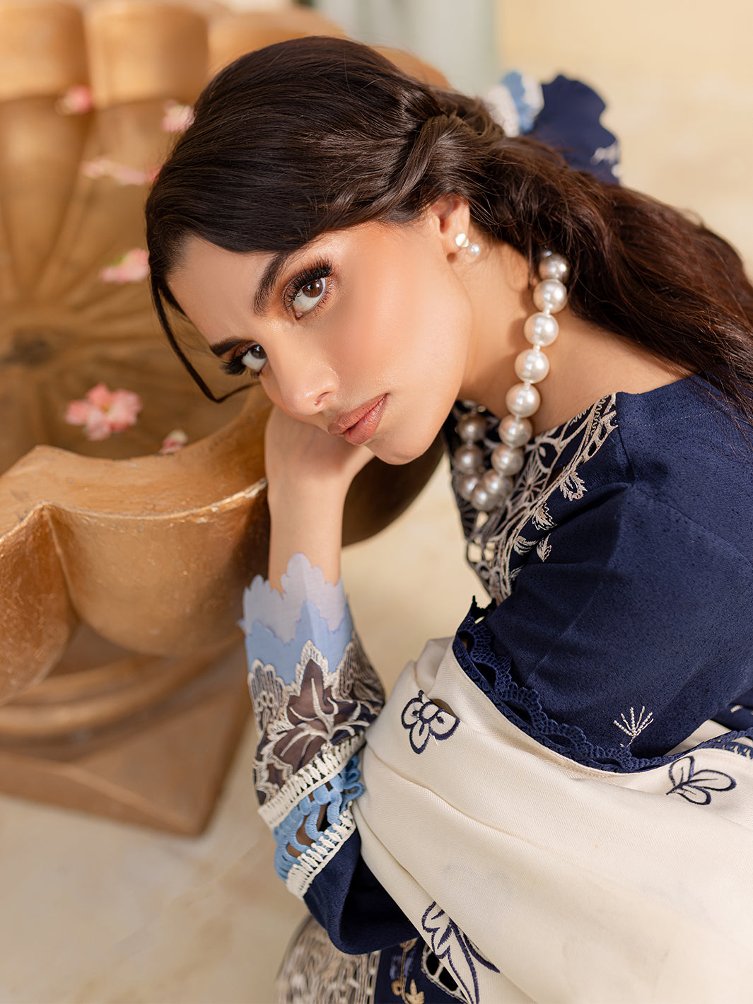 Mahnur | Veronica Luxury Karandi 24 | MABEL - Official Mahnur stockist in UK - Sakeena London
