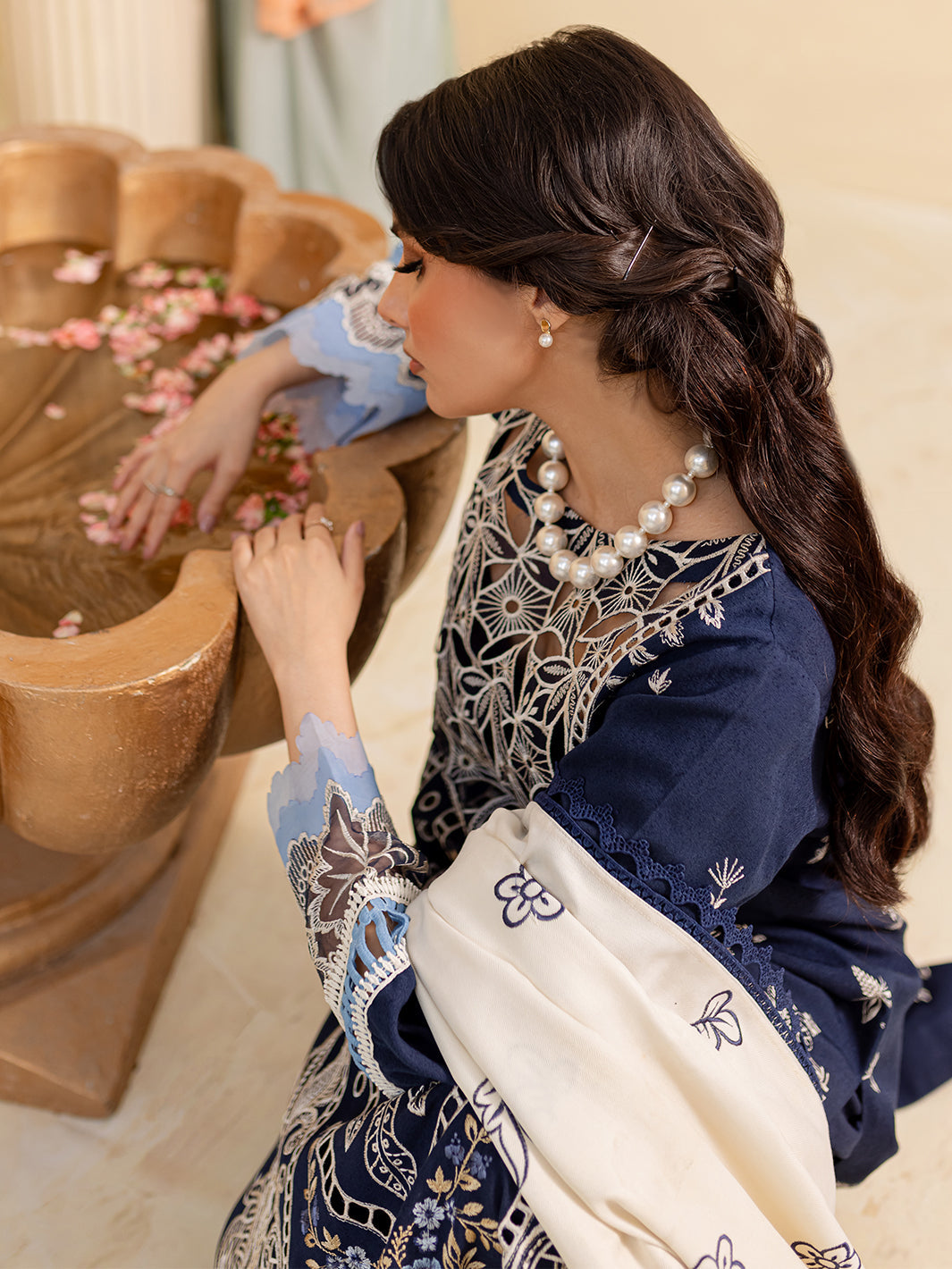 Mahnur | Veronica Luxury Karandi 24 | MABEL - Official Mahnur stockist in UK - Sakeena London