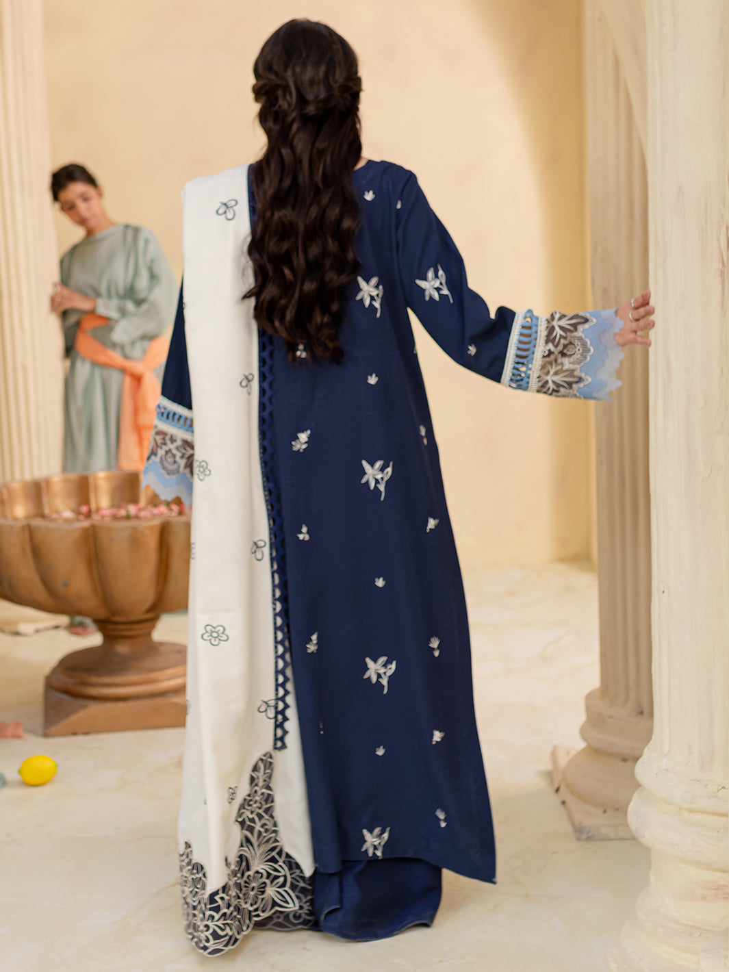 Mahnur | Veronica Luxury Karandi 24 | MABEL - Official Mahnur stockist in UK - Sakeena London