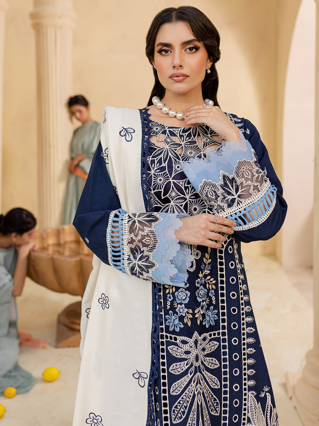 Mahnur | Veronica Luxury Karandi 24 | MABEL - Official Mahnur stockist in UK - Sakeena London