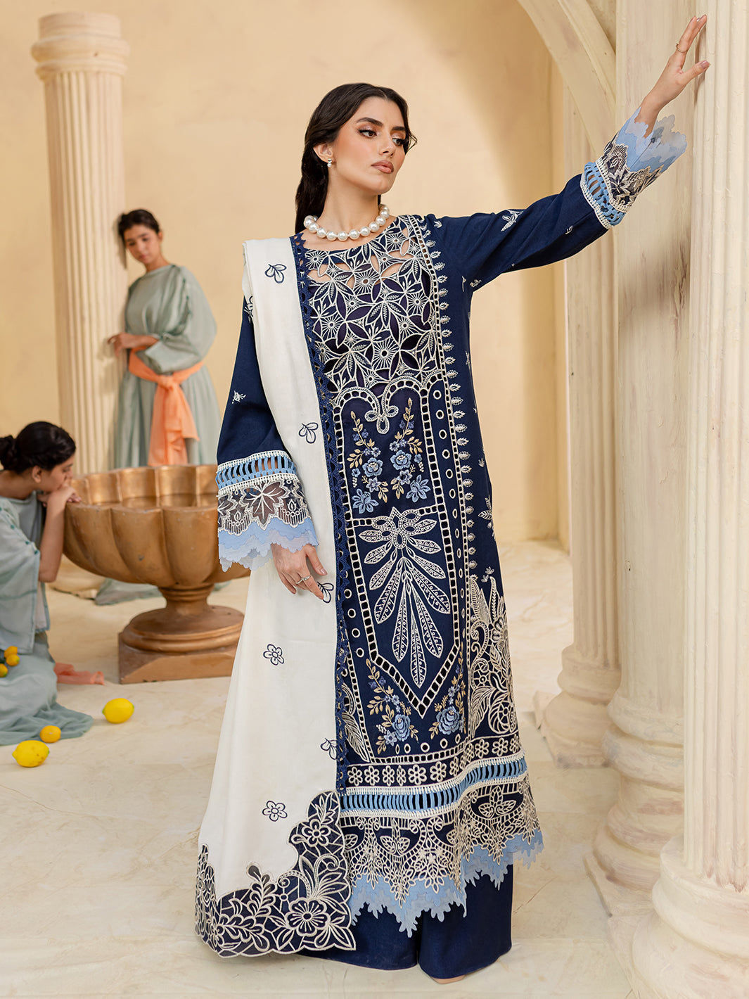 Mahnur | Veronica Luxury Karandi 24 | MABEL - Official Mahnur stockist in UK - Sakeena London