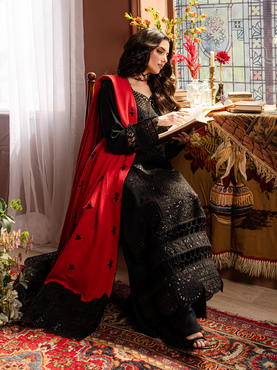 Mahnur | Veronica Luxury Karandi 24 | MARGARET - Official Mahnur stockist in UK - Sakeena London