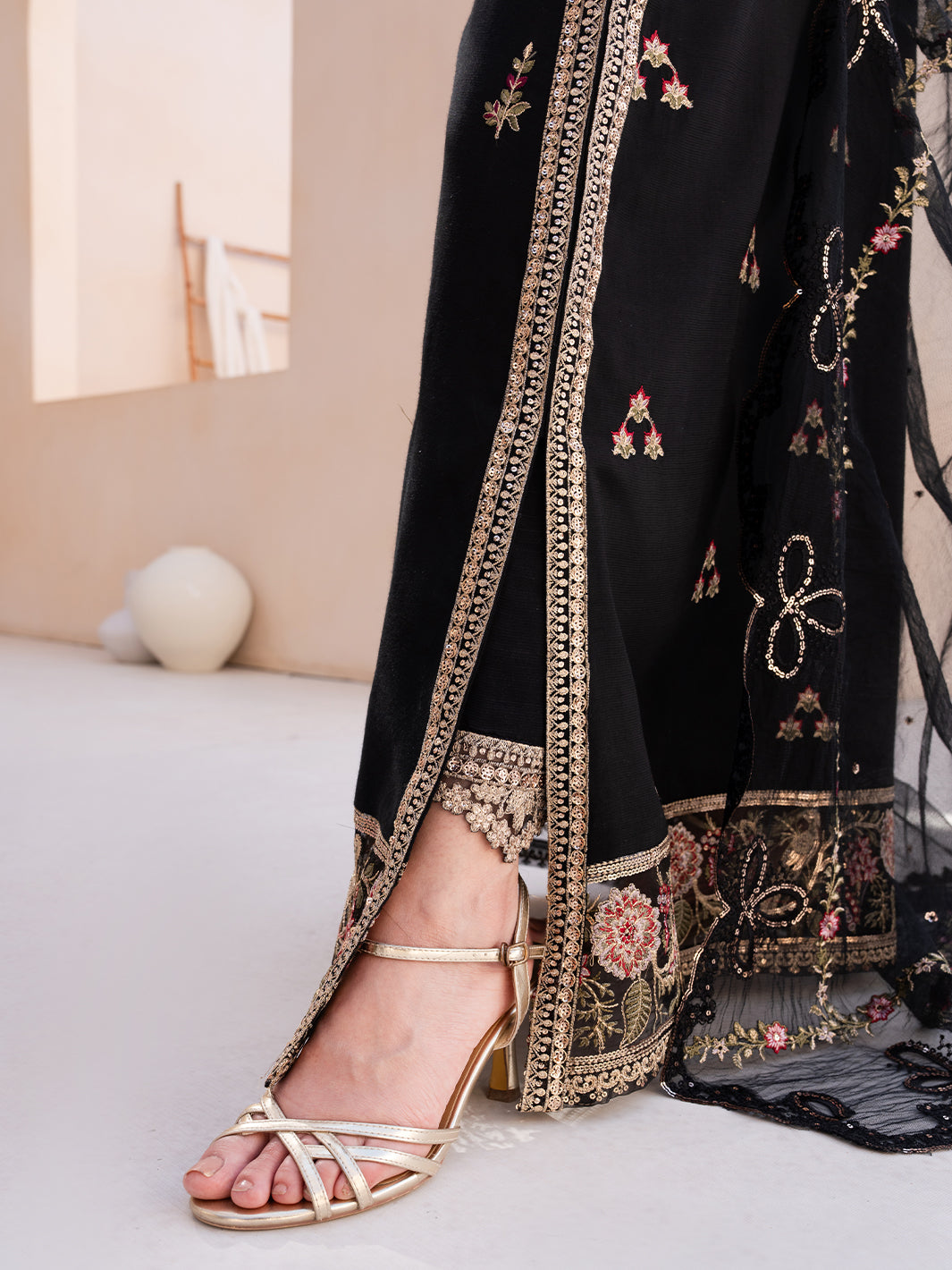 Izel | Le Tresor Formals | MarivÃÂ© - Official Izel stockist in UK - Sakeena London