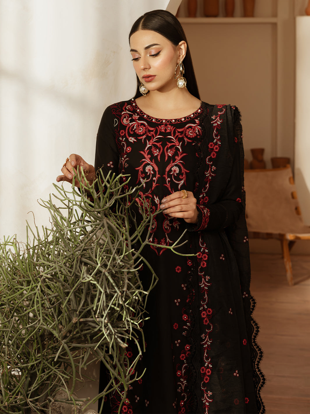 Mahnur | Florence Luxury Lawn 25 | MEHARMAH - Official Mahnur stockist in UK - Sakeena London