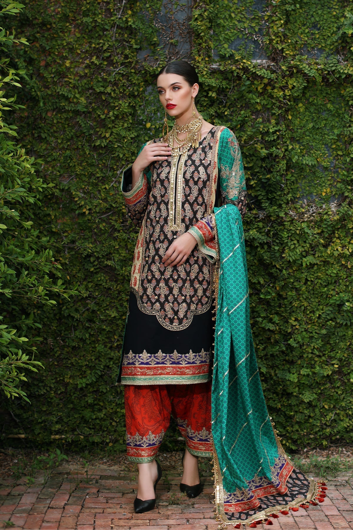 Mina Kashif | Festive Lawn | Zenel - Official Mina Kashif stockist in UK - Sakeena London