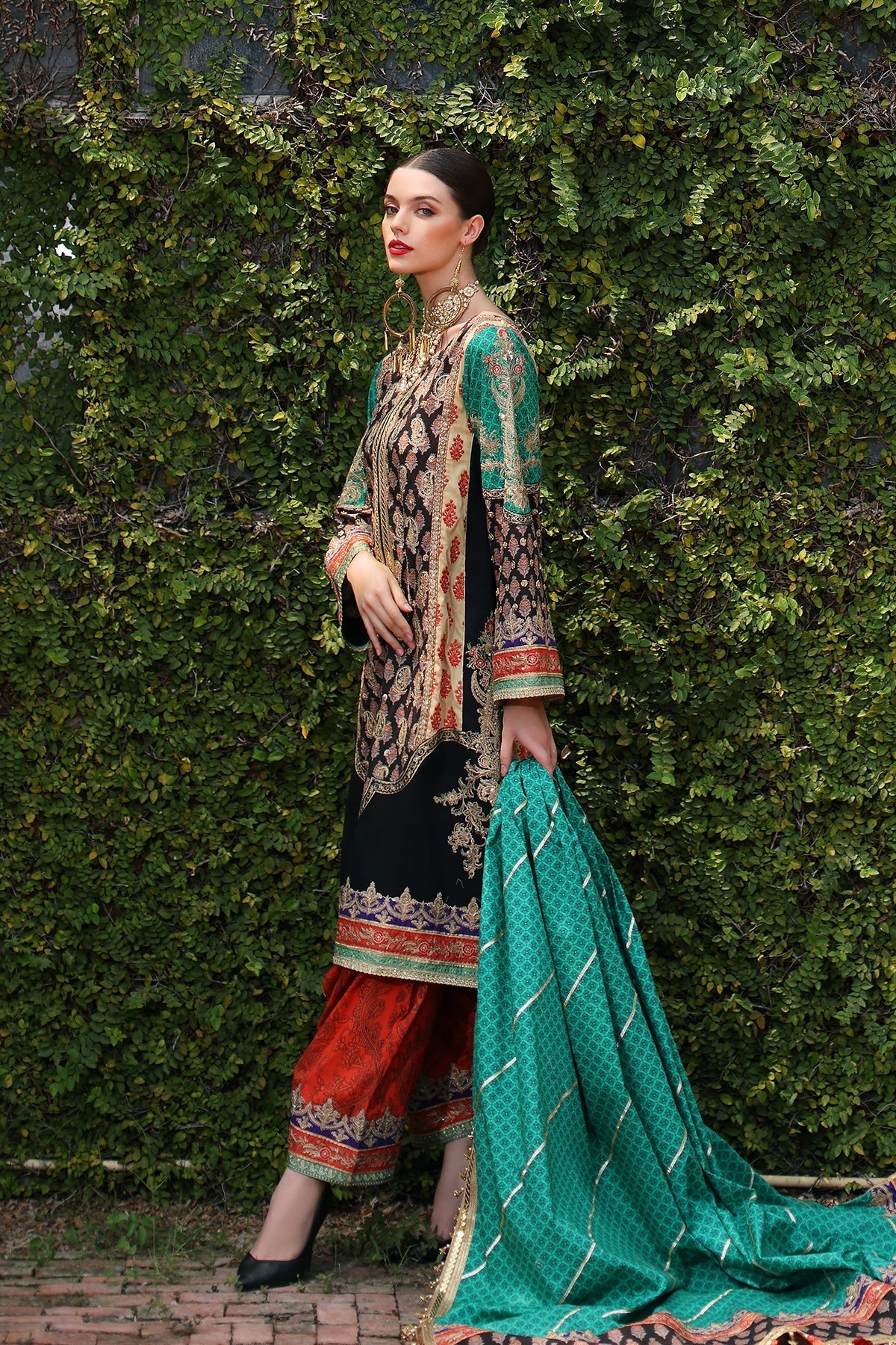 Mina Kashif | Festive Lawn | Zenel - Official Mina Kashif stockist in UK - Sakeena London