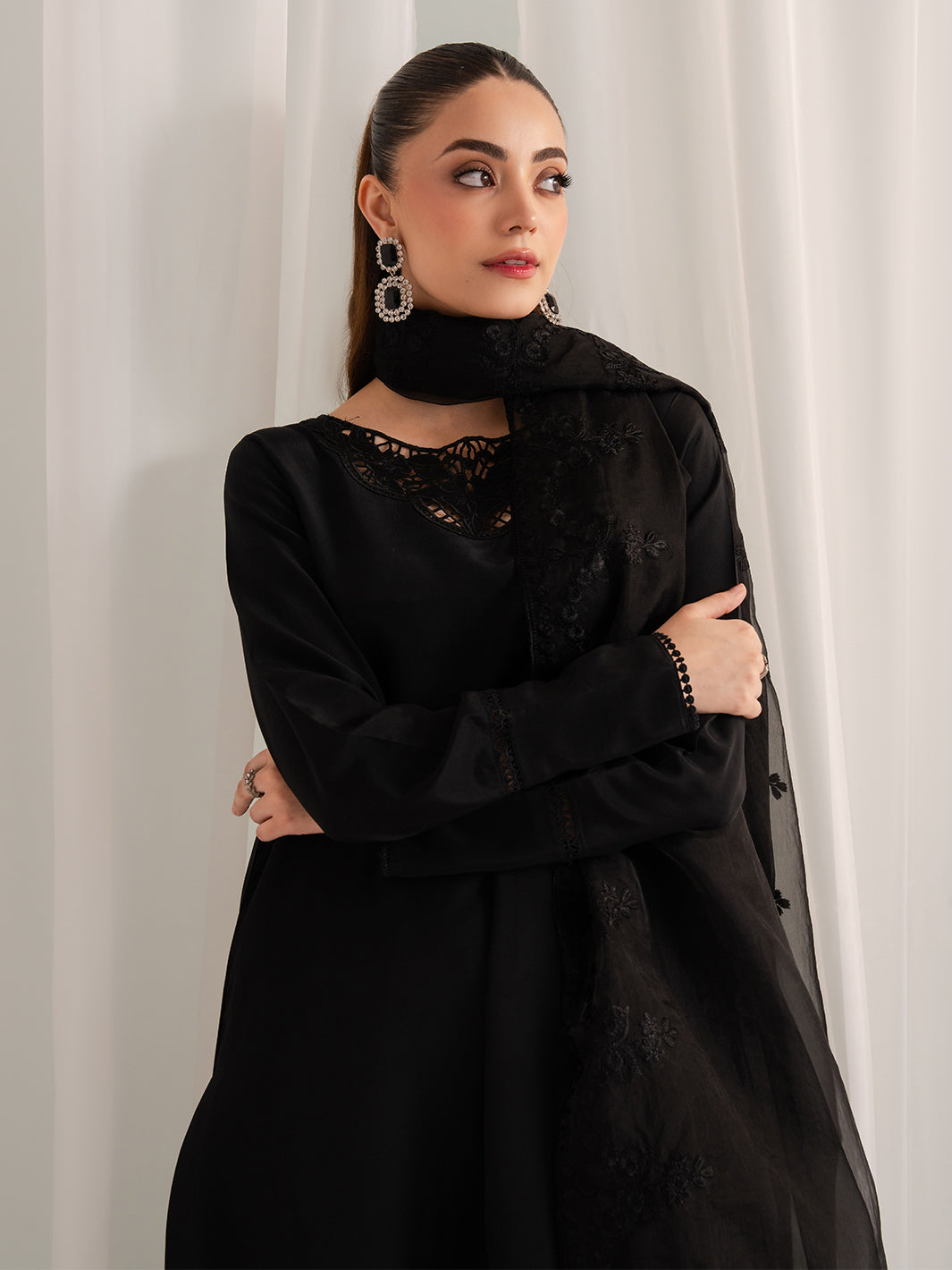 Izel | The Silk Chapter | Minuit - Official Izel stockist in UK - Sakeena London