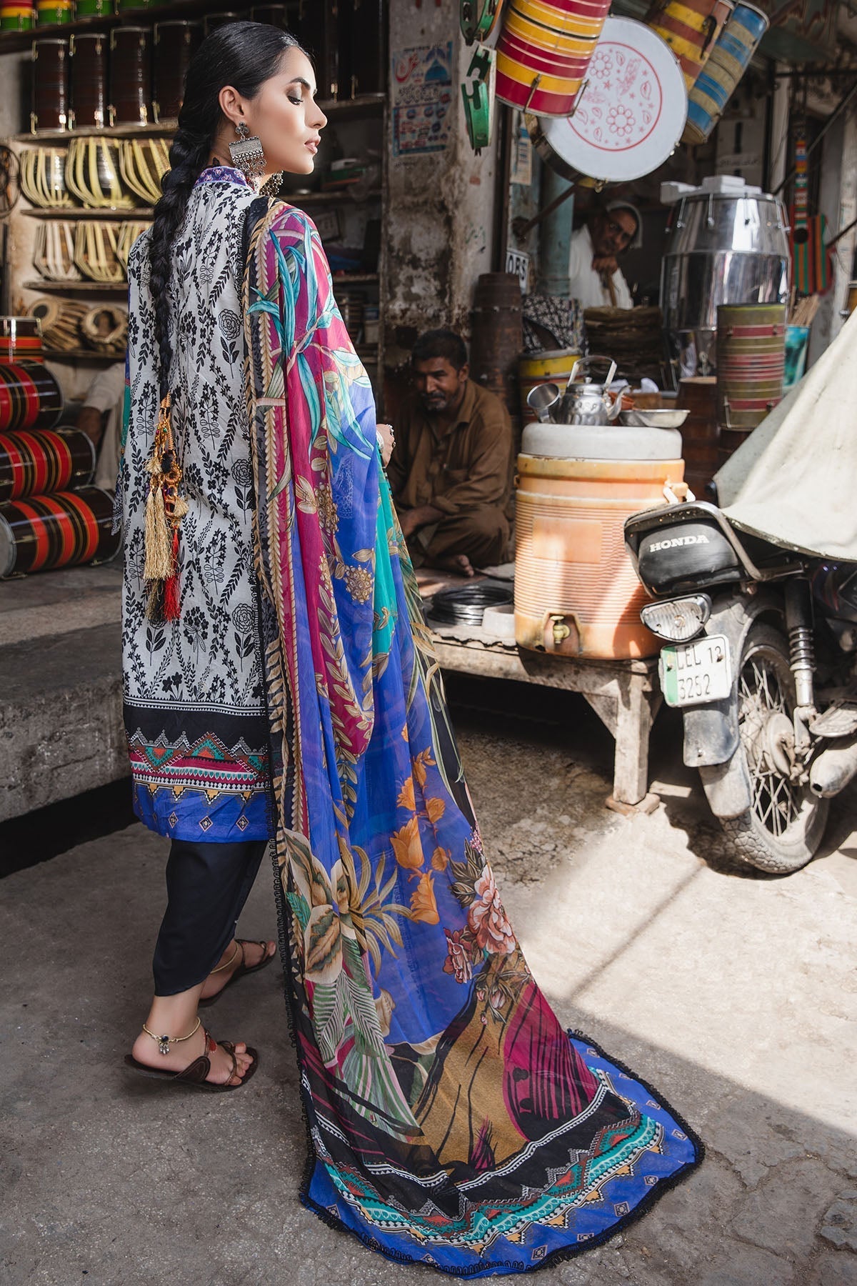 Motifz | Amal Luxury Lawn | 2937 - Official Motifz stockist in UK - Sakeena London
