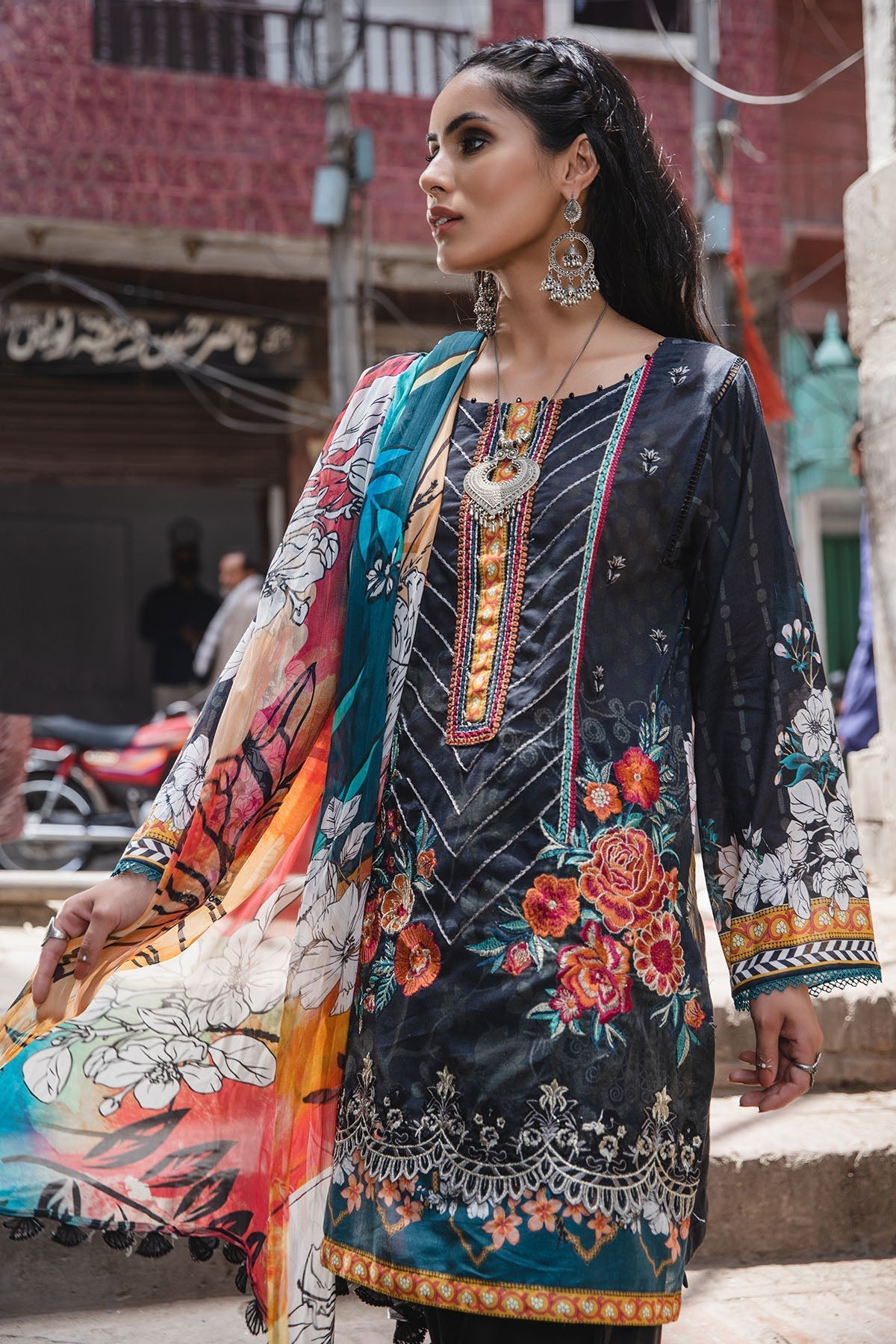 Motifz | Amal Luxury Lawn | 2943 - Official Motifz stockist in UK - Sakeena London