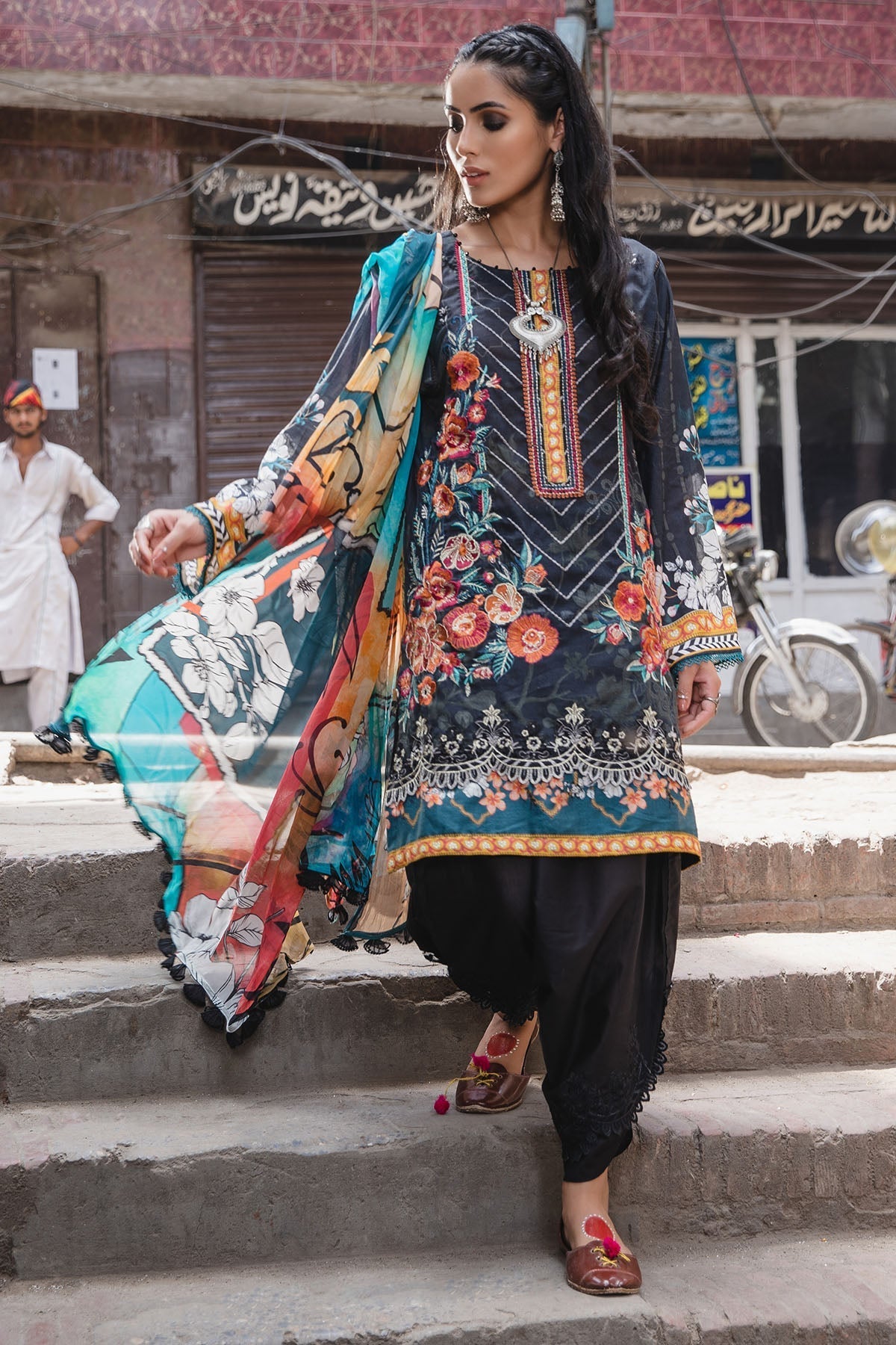 Motifz | Amal Luxury Lawn | 2943 - Official Motifz stockist in UK - Sakeena London