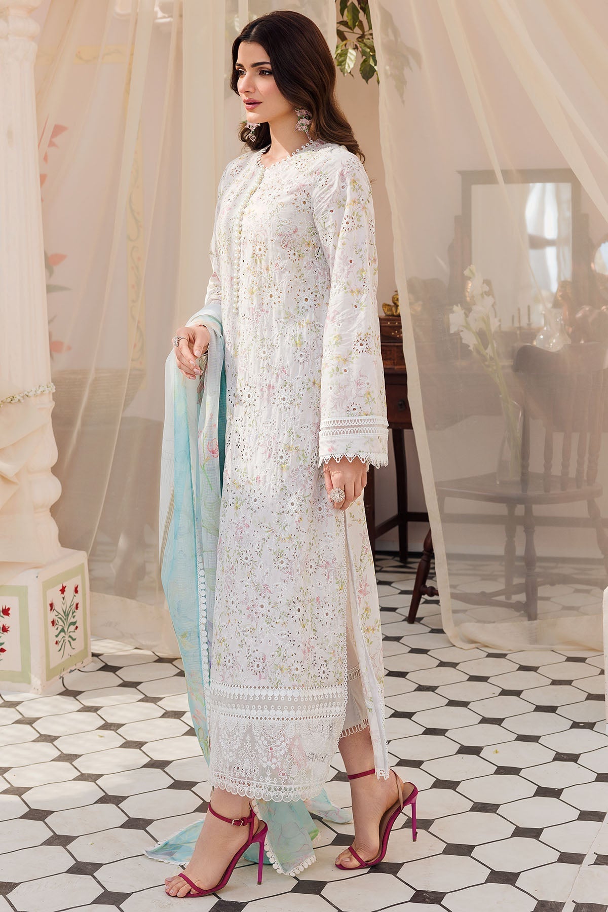 Motifz | Amal Luxury Lawn | 4622 - Official Motifz stockist in UK - Sakeena London