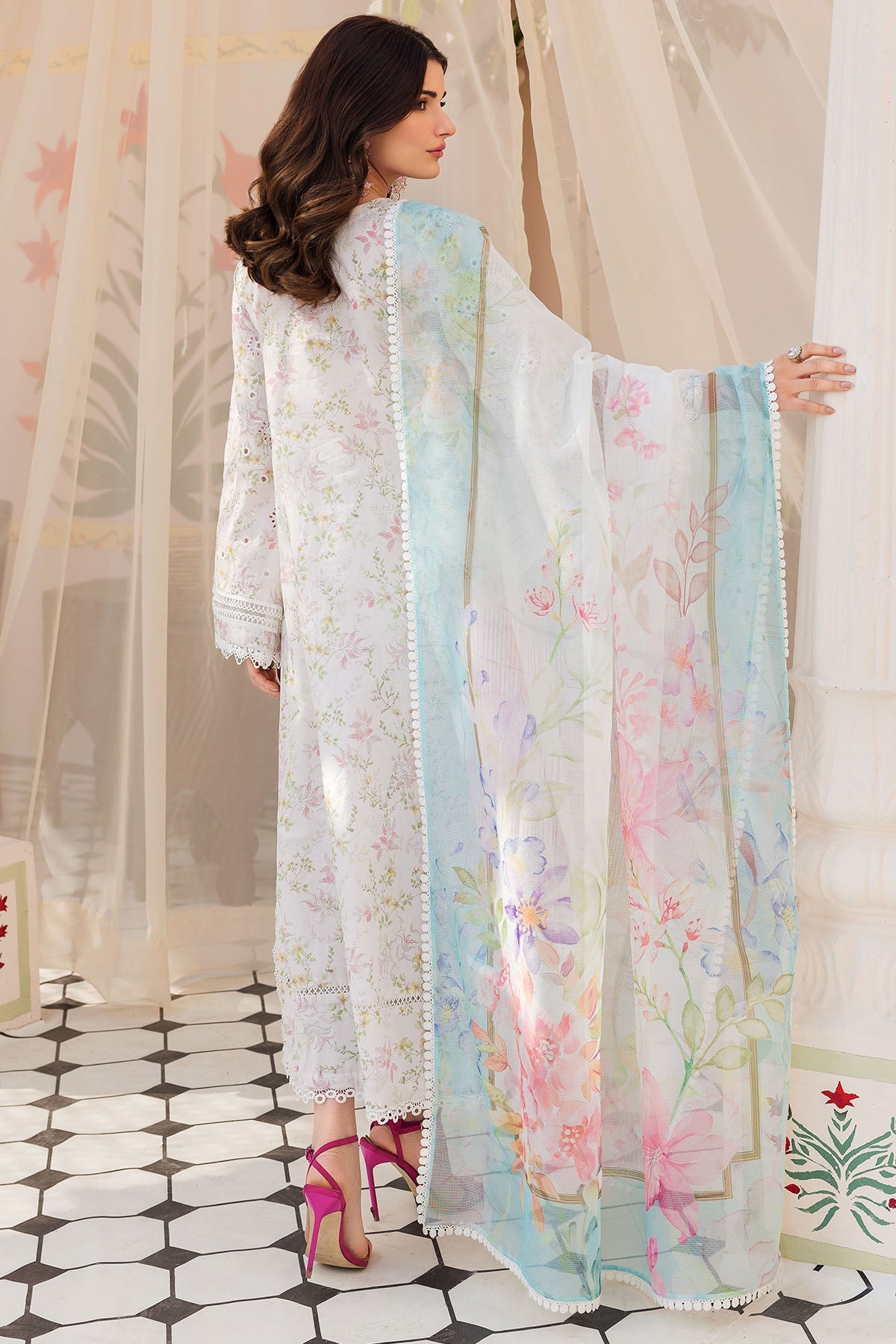 Motifz | Amal Luxury Lawn | 4622 - Official Motifz stockist in UK - Sakeena London