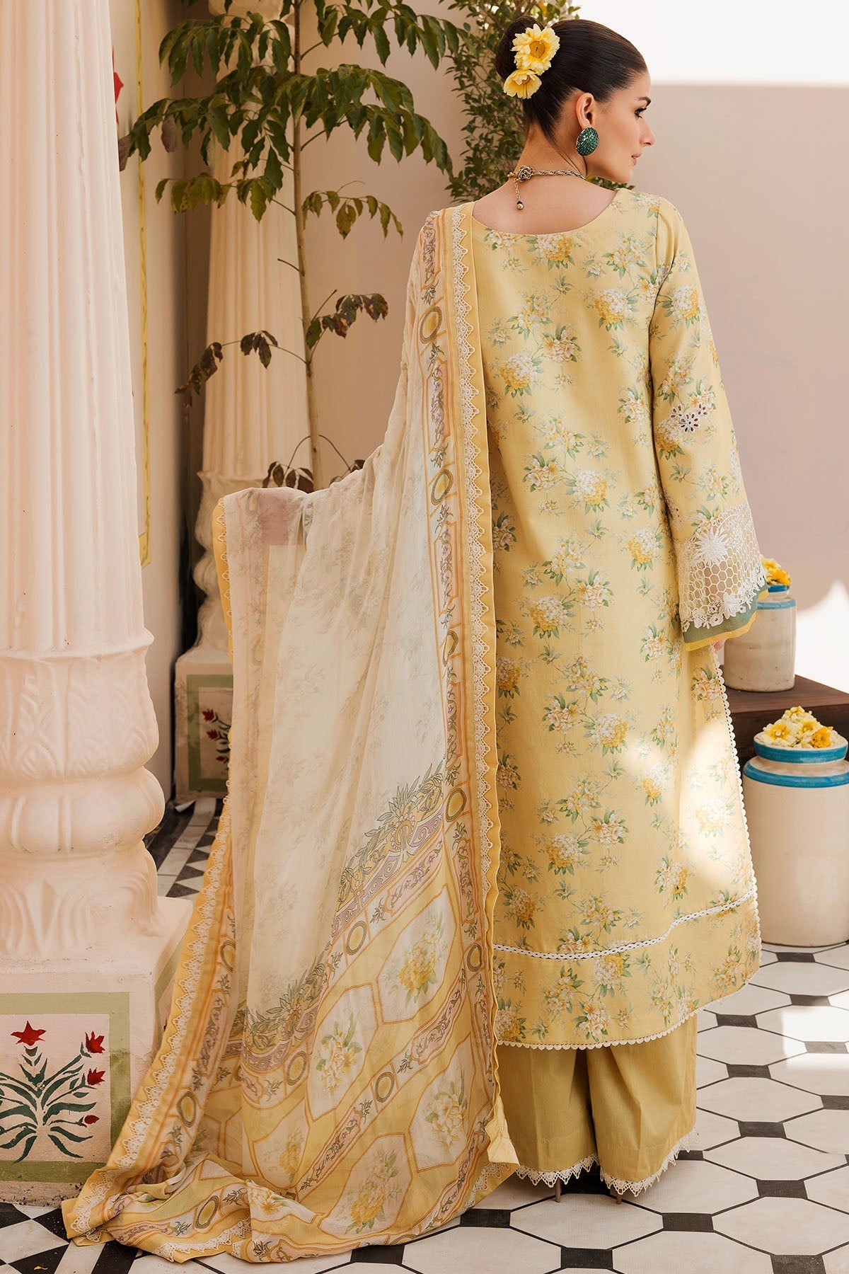 Motifz | Amal Luxury Lawn | 4623 - Official Motifz stockist in UK - Sakeena London
