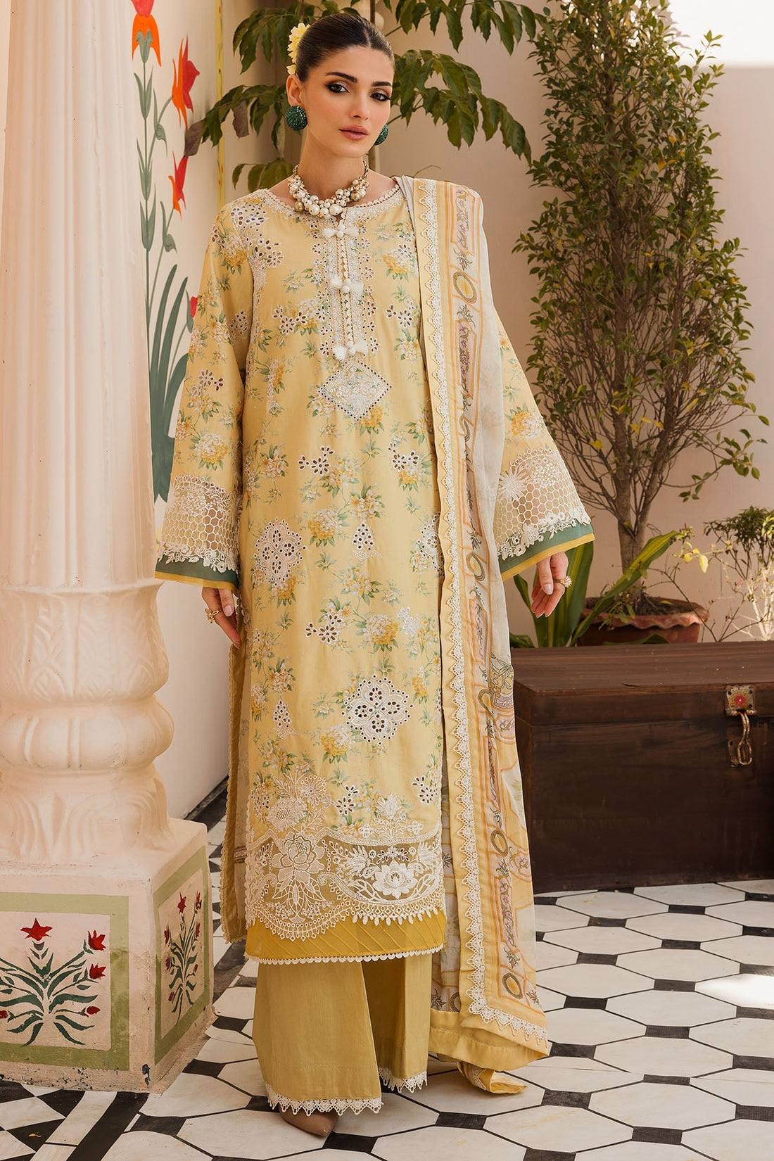 Motifz | Amal Luxury Lawn | 4623 - Official Motifz stockist in UK - Sakeena London