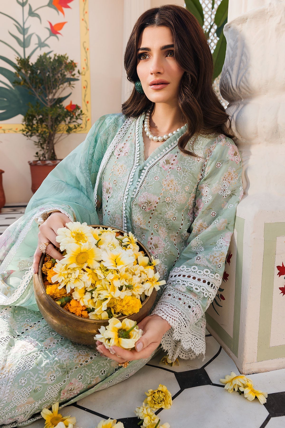 Motifz | Amal Luxury Lawn | 4624 - Official Motifz stockist in UK - Sakeena London