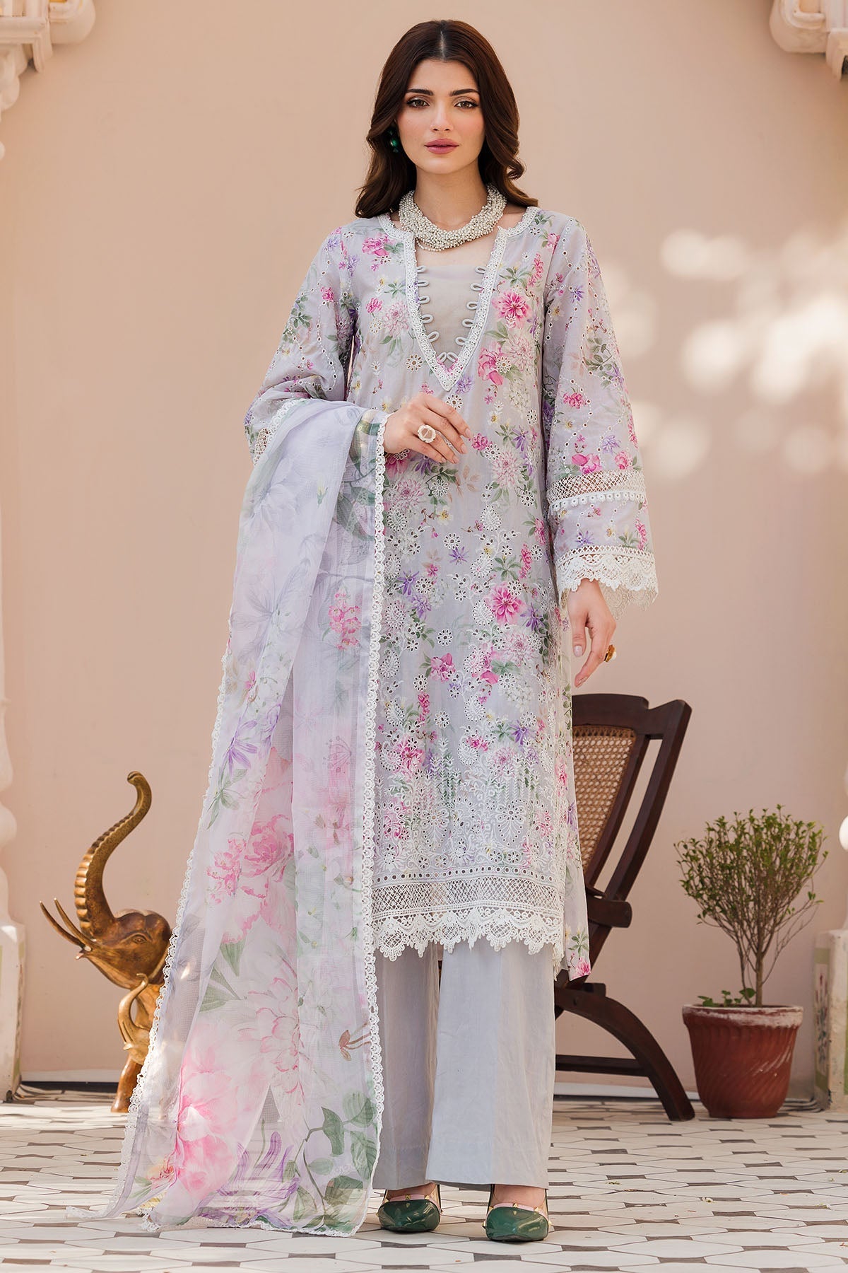 Motifz | Amal Luxury Lawn | 4625 - Official Motifz stockist in UK - Sakeena London