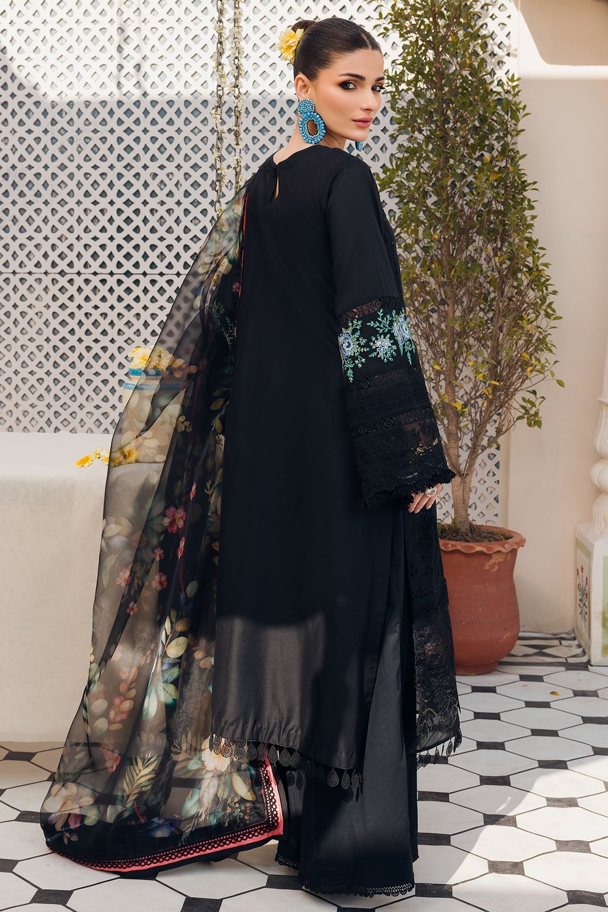 Motifz | Amal Luxury Lawn | 4630 - Official Motifz stockist in UK - Sakeena London