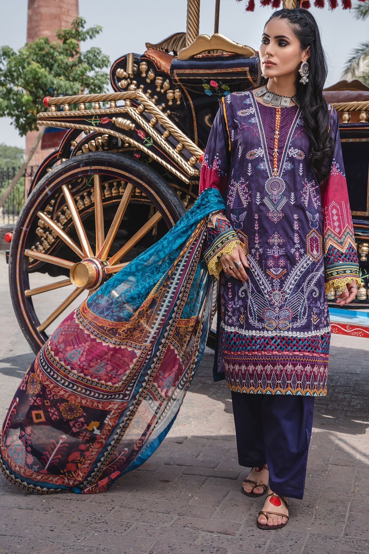 Motifz | Amal Luxury Lawn | 2932 - Official Motifz stockist in UK - Sakeena London