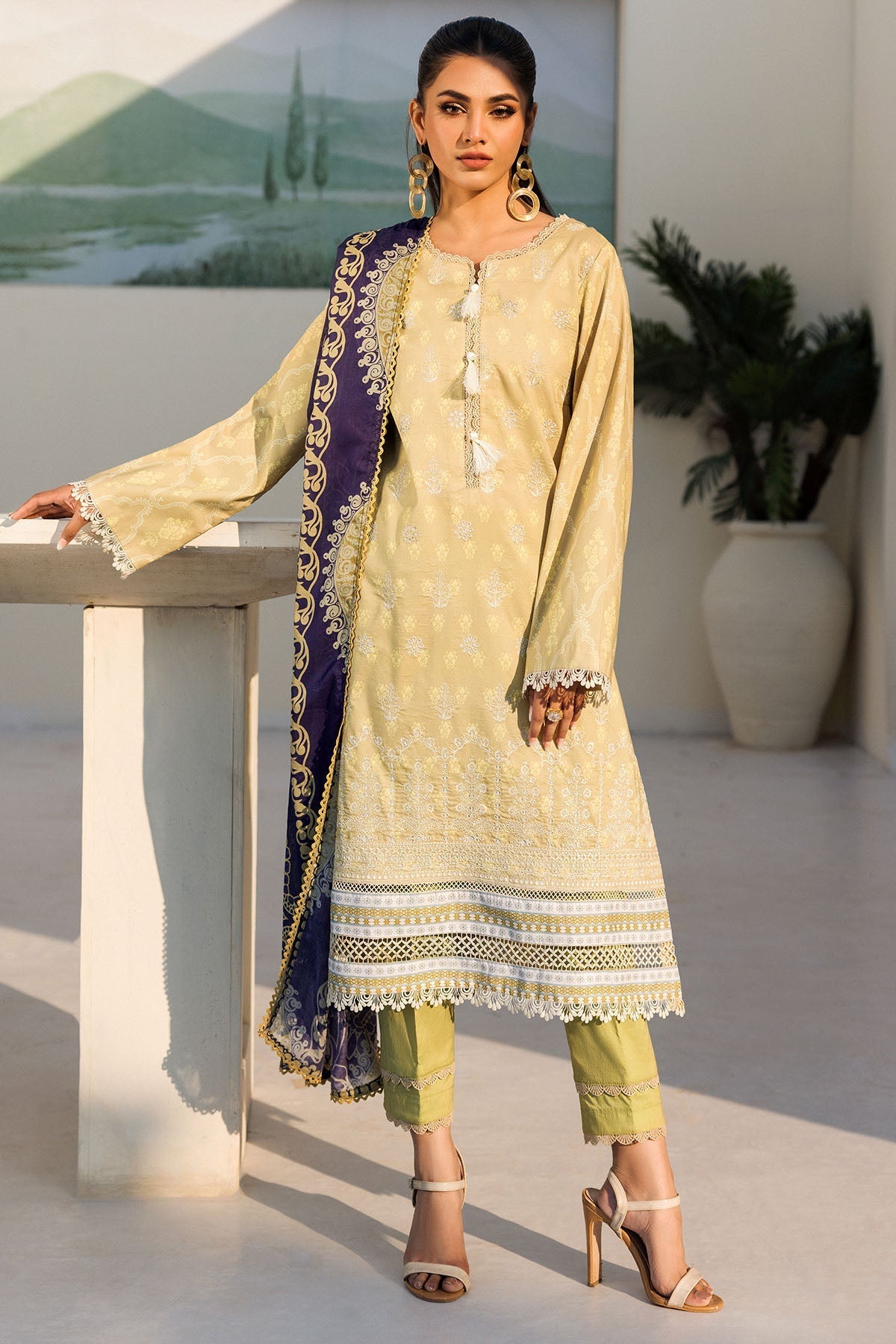 Motifz | Umang Luxury Lawn | A-05 - Official Motifz stockist in UK - Sakeena London