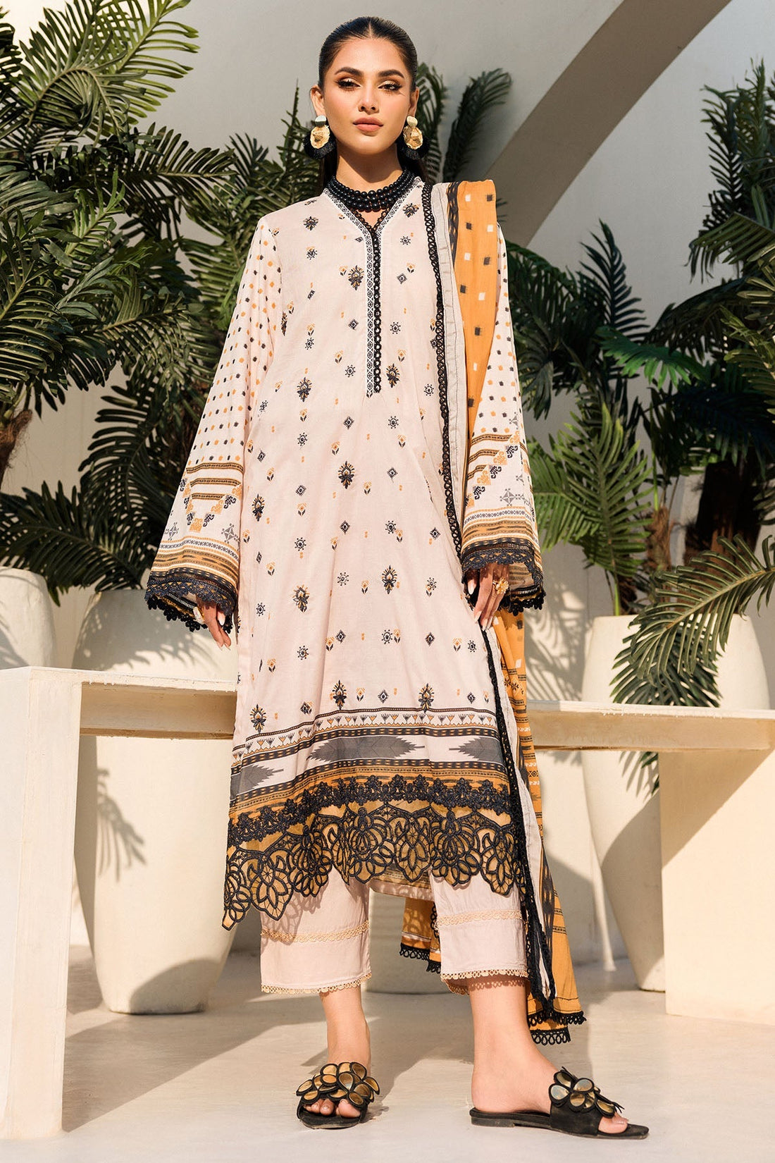 Motifz | Umang Luxury Lawn | A-02 - Official Motifz stockist in UK - Sakeena London