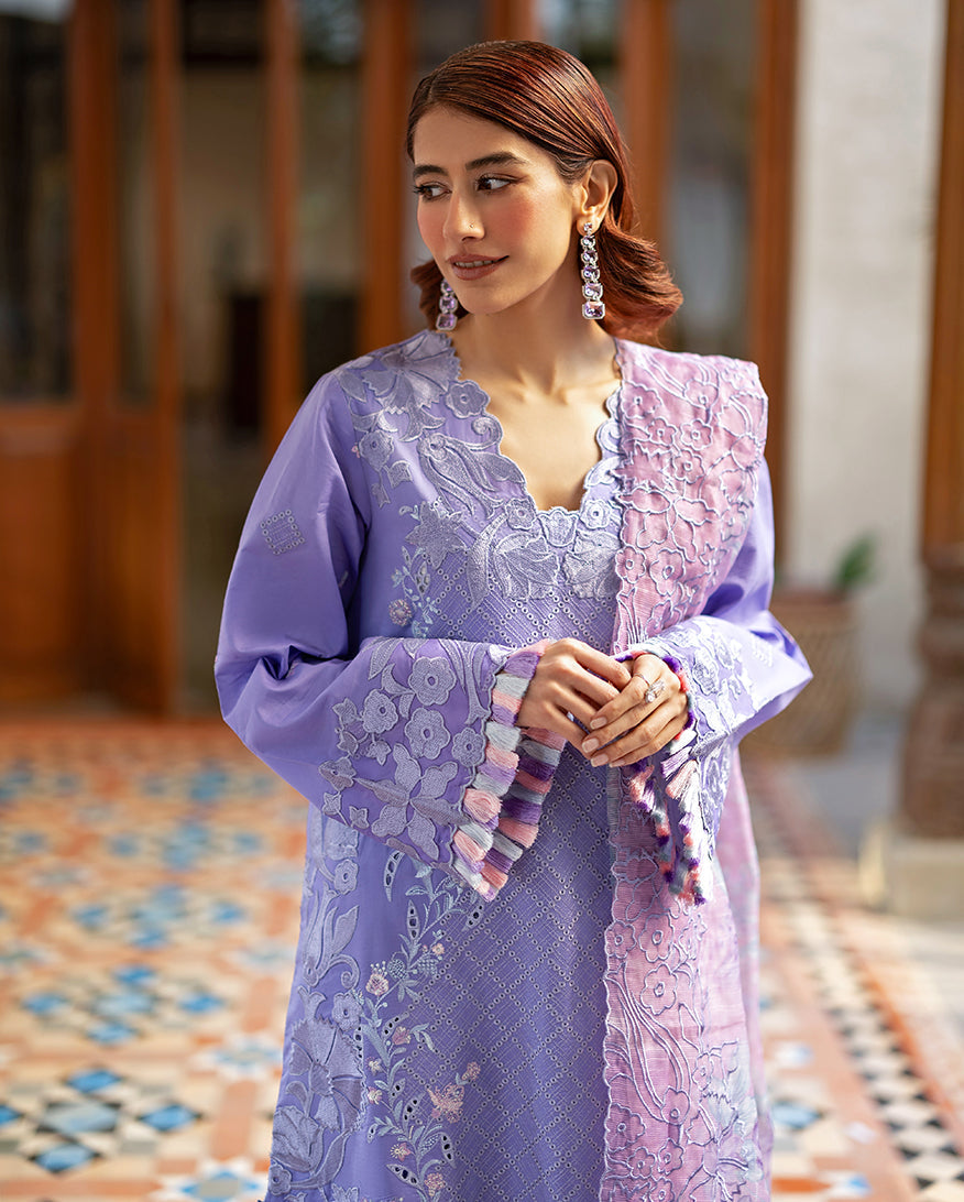 Mushq | Astoria Lawn 26 | Noctelle