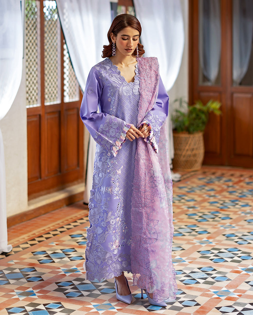 Mushq | Astoria Lawn 26 | Noctelle