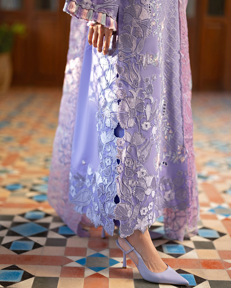 Mushq | Astoria Lawn 26 | Noctelle