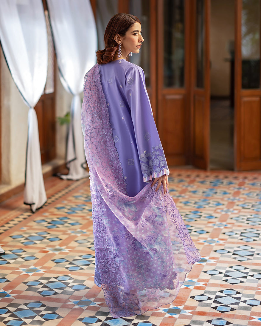 Mushq | Astoria Lawn 26 | Noctelle