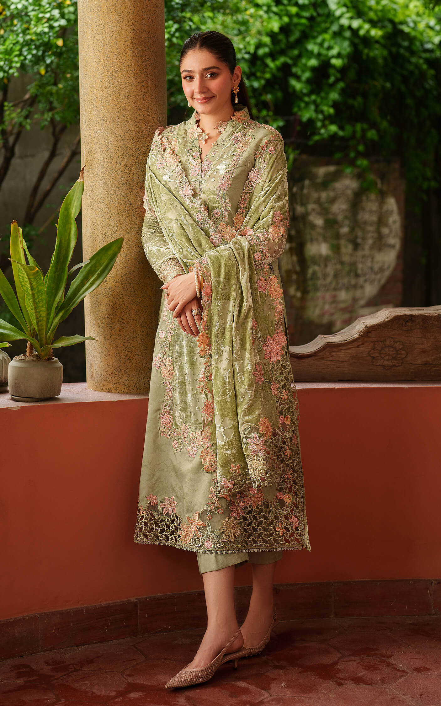 Asifa and Nabeel | Pashmina Luxe 25 | Noir LWC25-04 - Official Asifa and Nabeel stockist in UK - Sakeena London