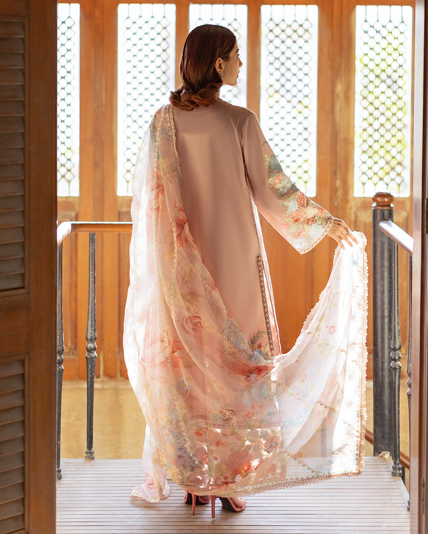 Mushq | Astoria Lawn 26 | Norah
