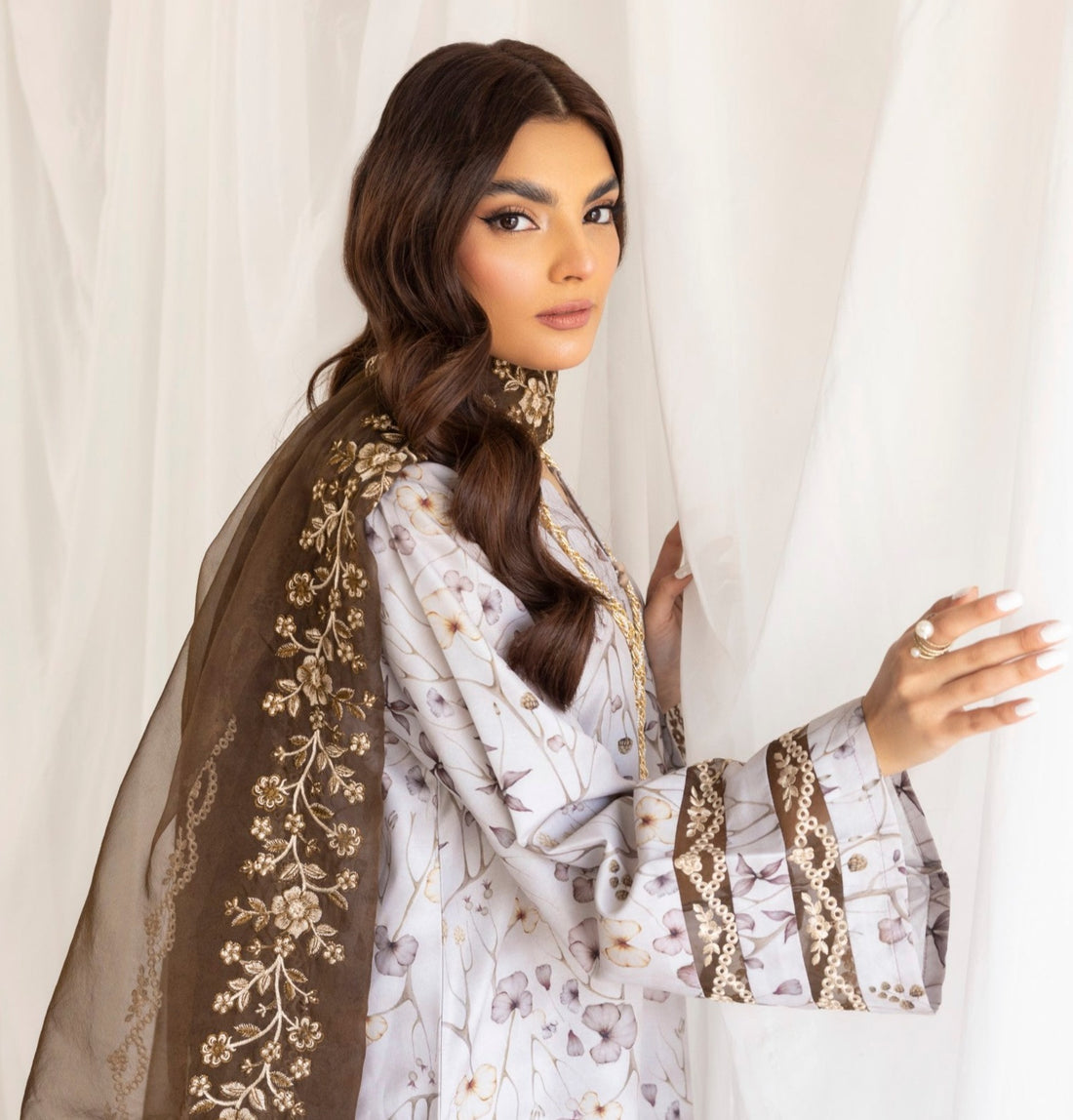 Mohagni | Tulips 24 | PLS-122 - Official Mohagni stockist in UK - Sakeena London