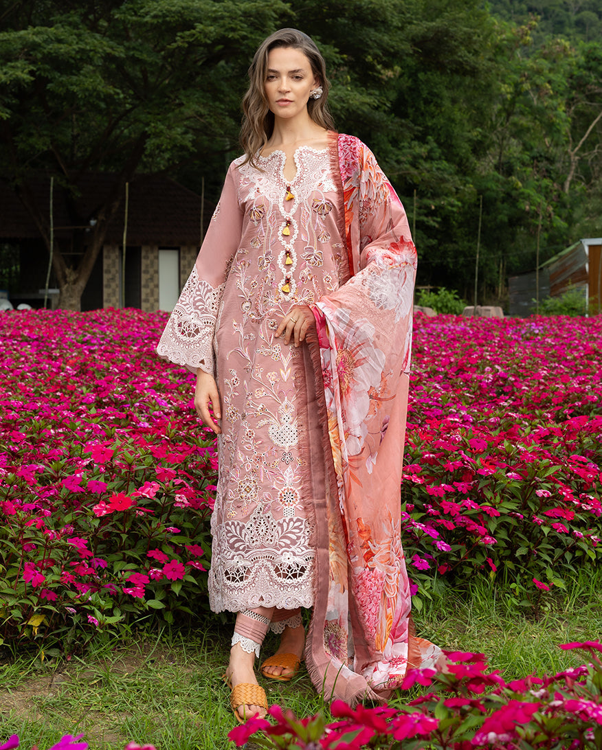 Mushq | The Secret Garden Lawn | Peach Blossom