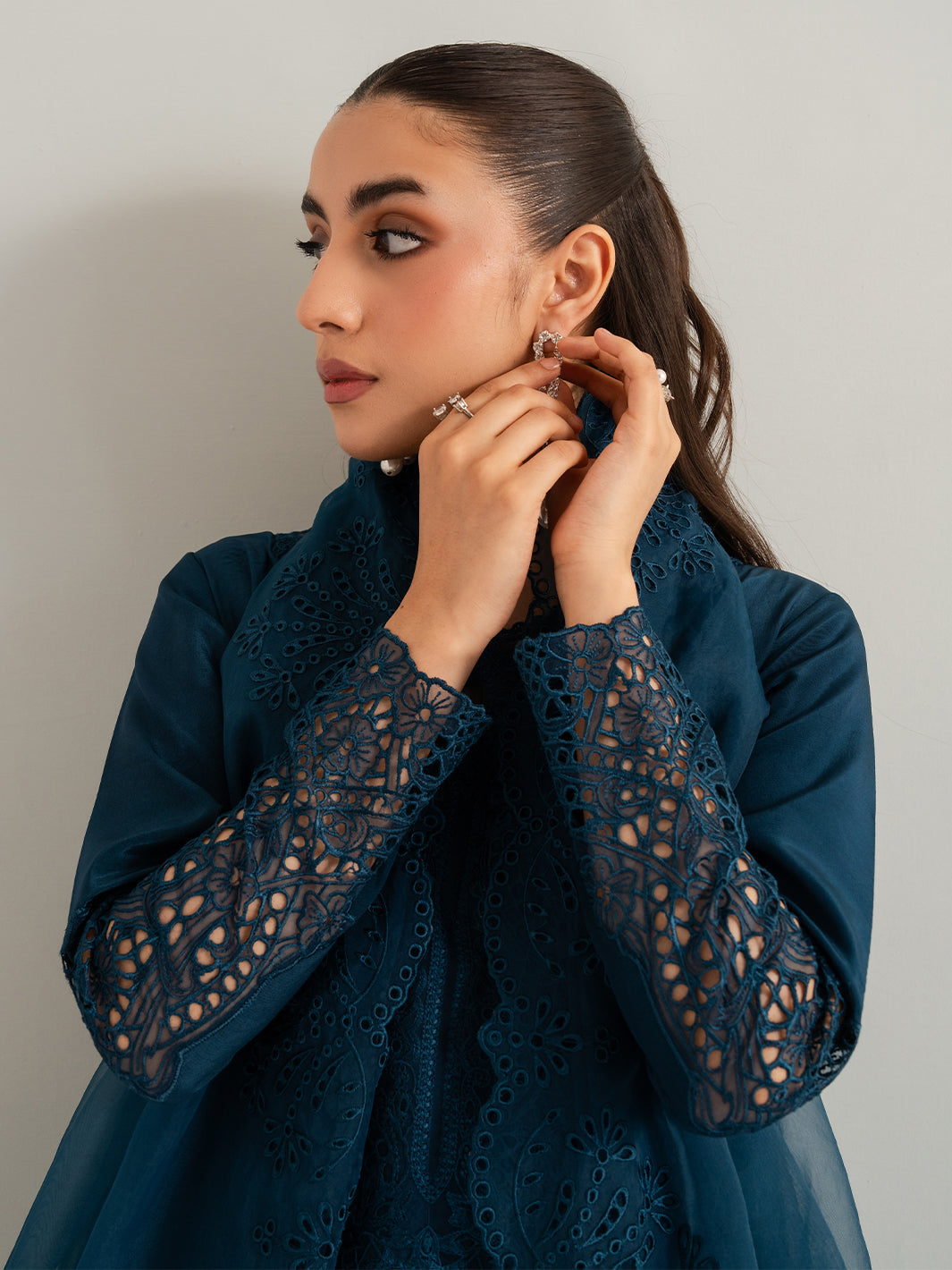 Izel | The Silk Chapter | Pebble - Official Izel stockist in UK - Sakeena London