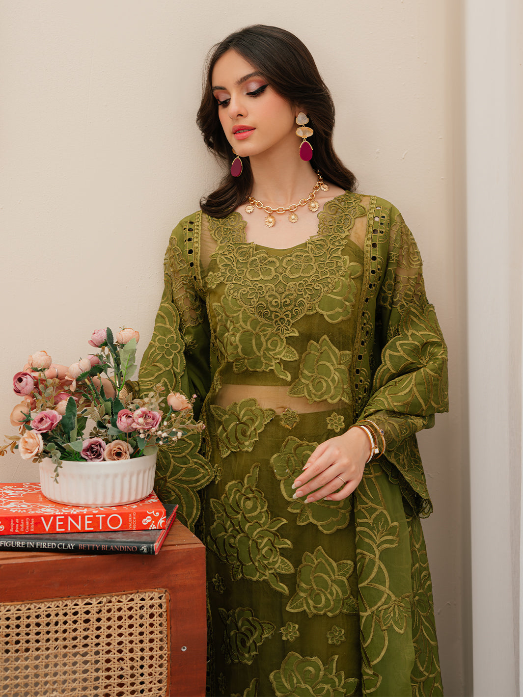 Mahnur | Allenura Luxury Lawn 24 | REVERIE - Official Mahnur stockist in UK - Sakeena London