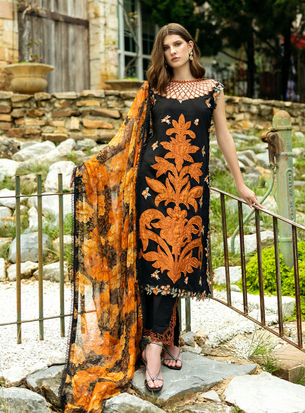 Roheenaz | Flanerie Lawn 25 | Claire-5B - Official Roheenaz stockist in UK - Sakeena London
