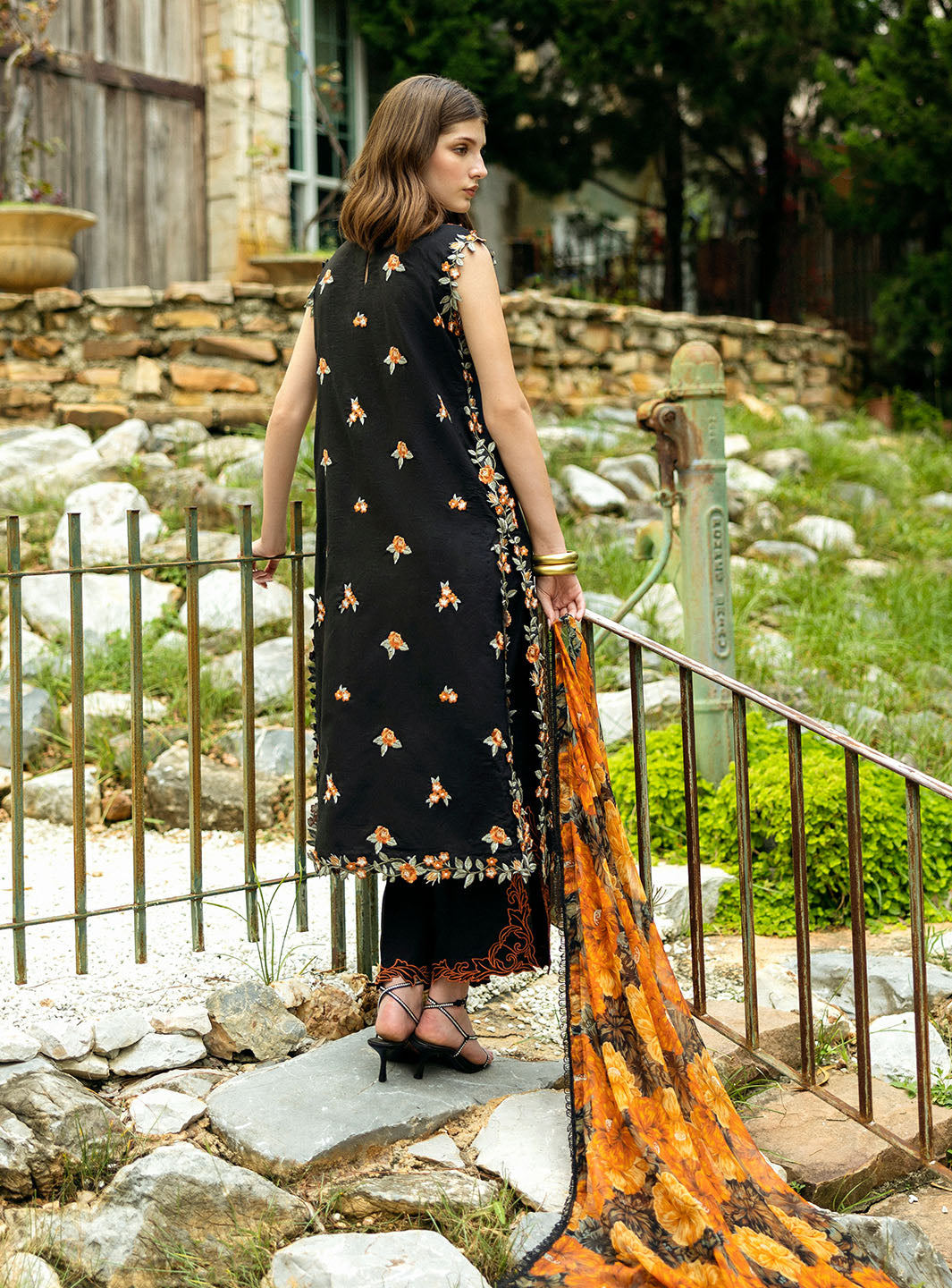 Roheenaz | Flanerie Lawn 25 | Claire-5B - Official Roheenaz stockist in UK - Sakeena London