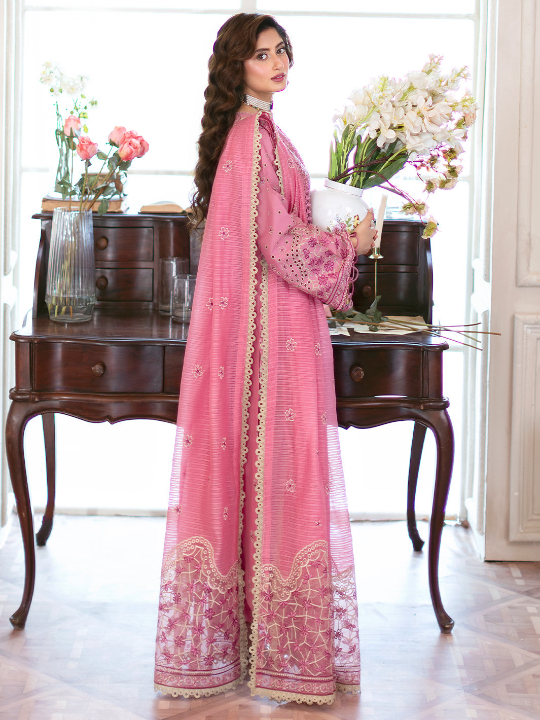 Mahnur | Sophie Luxury Lawn 25 | Raha - Official Mahnur stockist in UK - Sakeena London