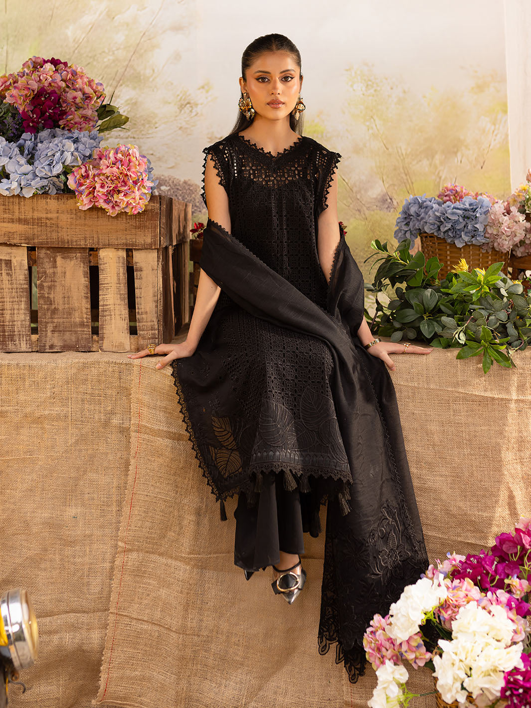 Mahnur | Twilight Luxury Lawn 25 | RAVENNA - Official Mahnur stockist in UK - Sakeena London