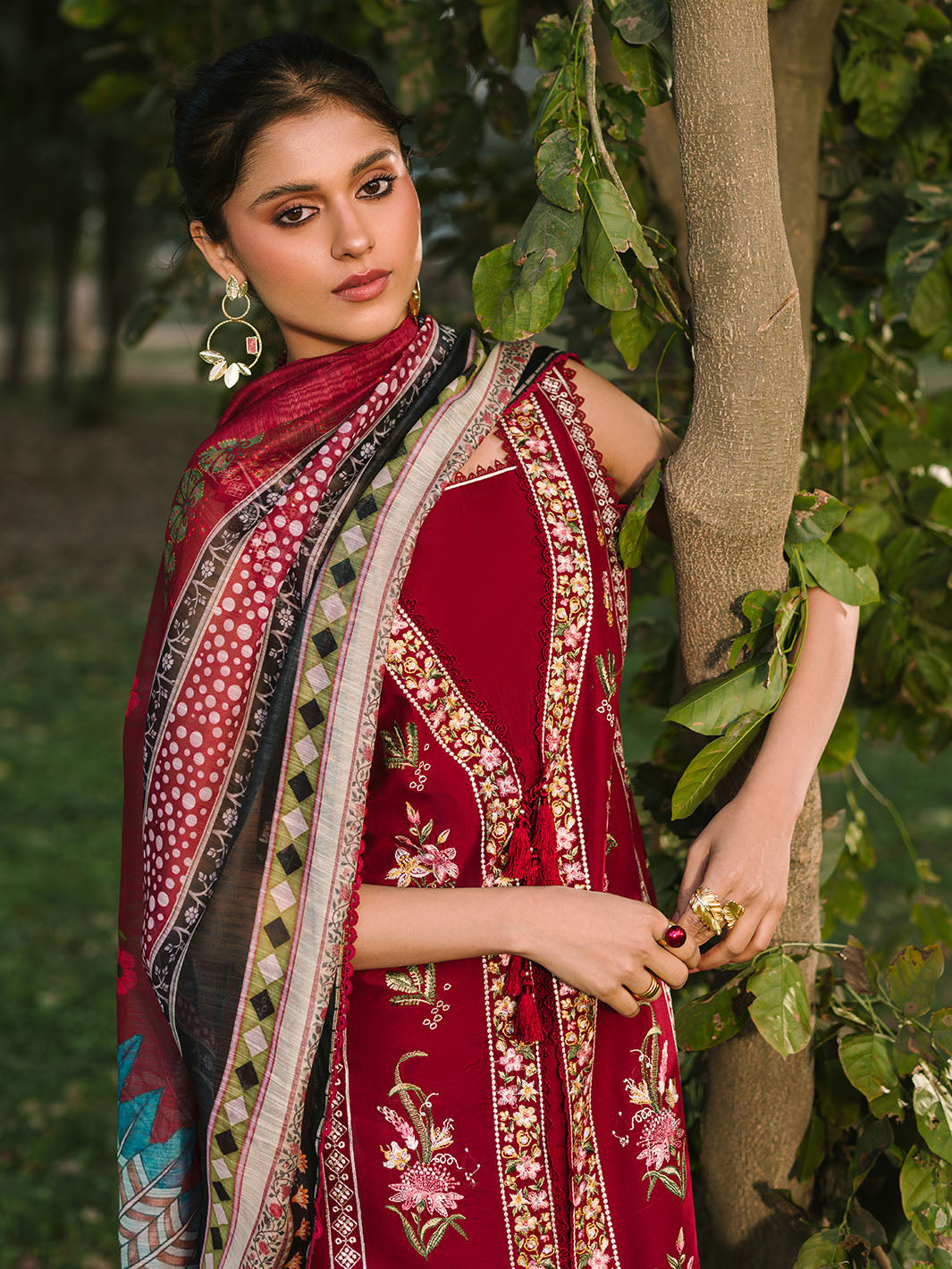 Mahnur | Dahlia Luxury Lawn 25 | Rosina - Official Mahnur stockist in UK - Sakeena London