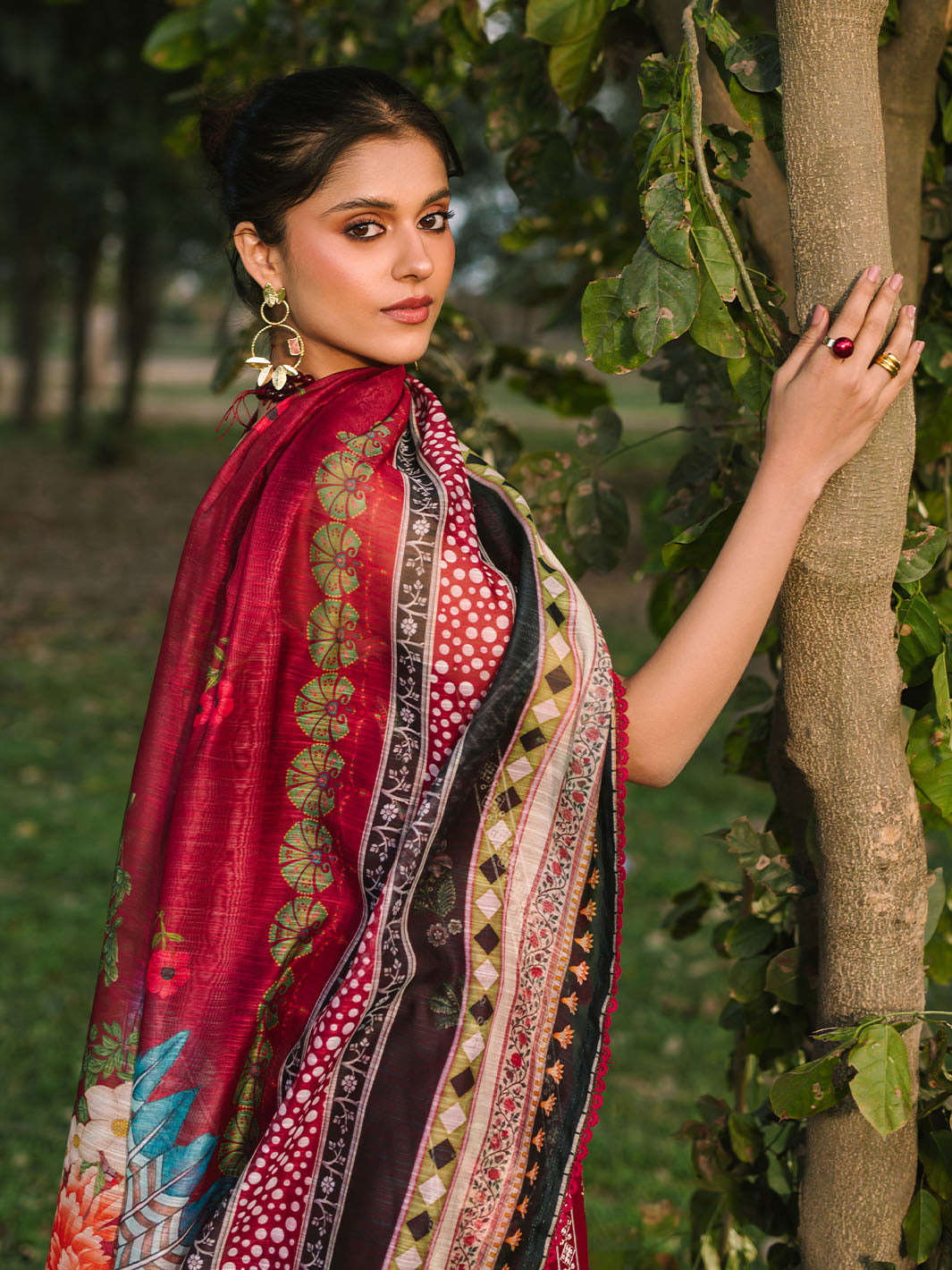 Mahnur | Dahlia Luxury Lawn 25 | Rosina - Official Mahnur stockist in UK - Sakeena London