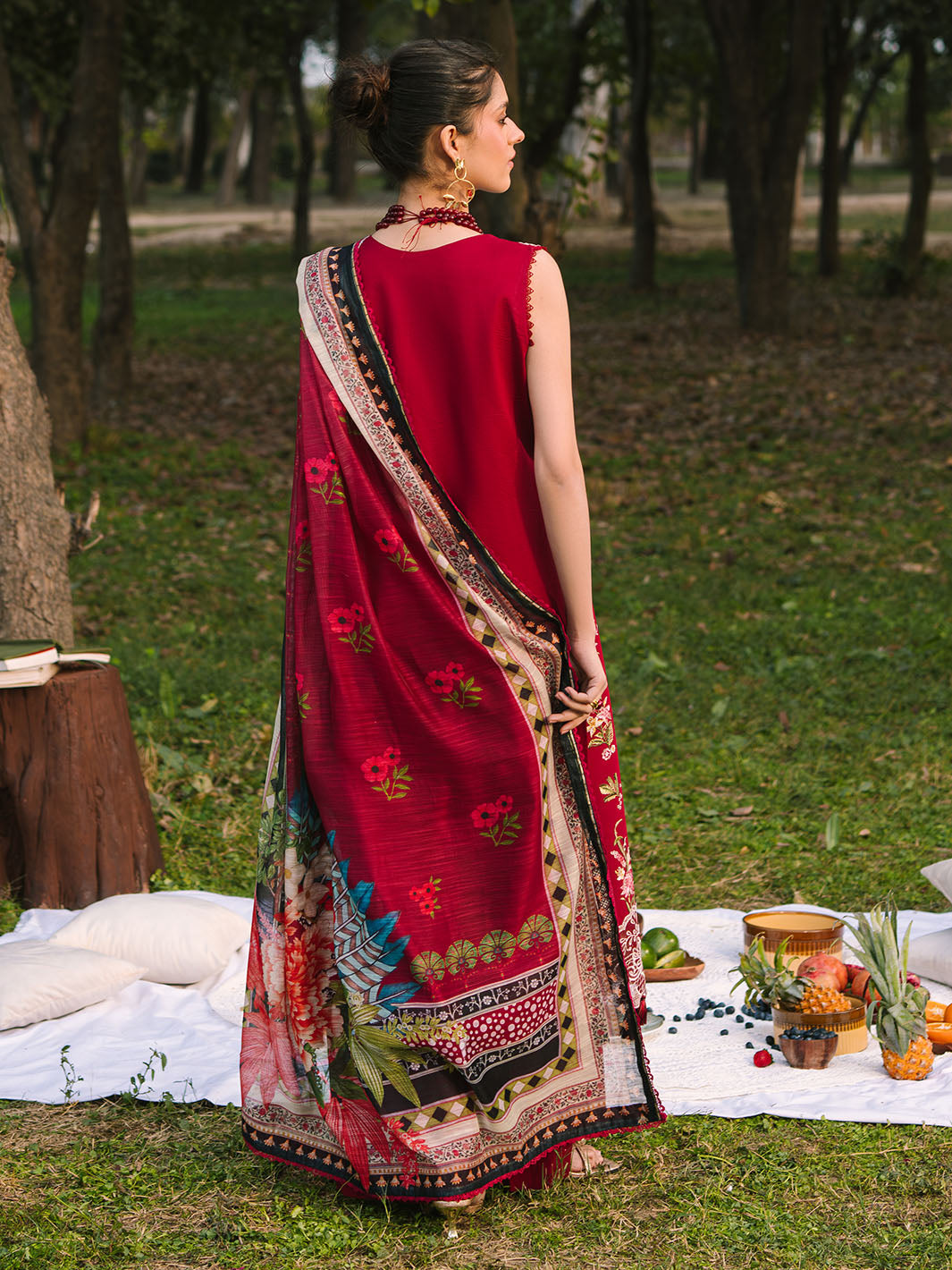 Mahnur | Dahlia Luxury Lawn 25 | Rosina - Official Mahnur stockist in UK - Sakeena London