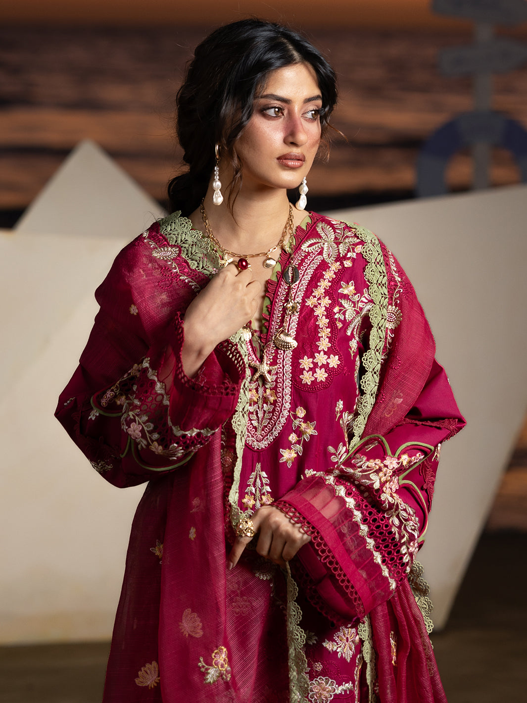 Mahnur | Sirene Luxury Lawn 26 | S-09