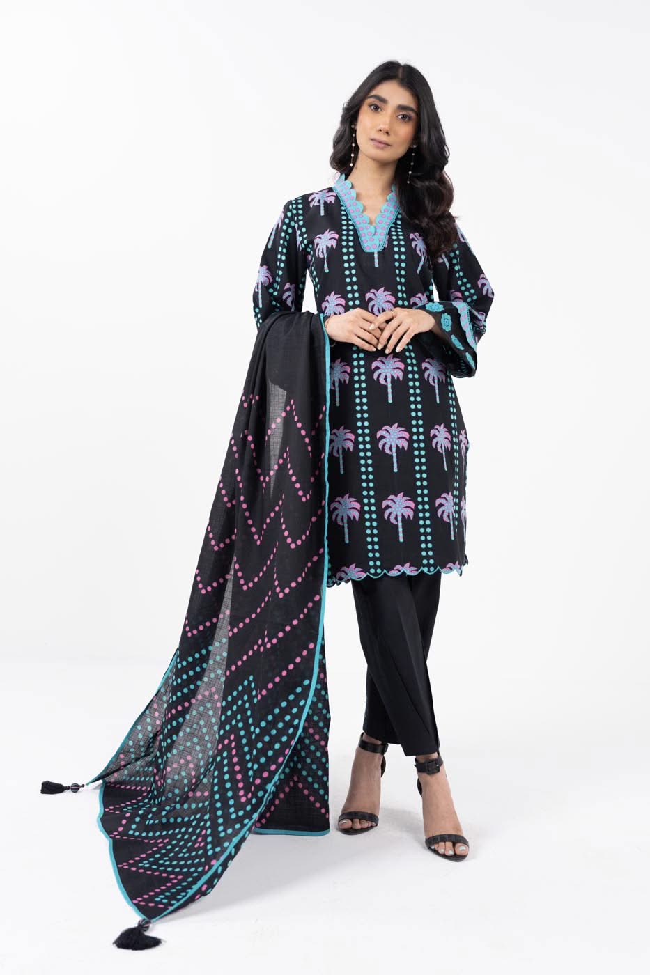 Al Karam | Winter 24 | SC-05-24 - Official Alkaram stockist in UK - Sakeena London