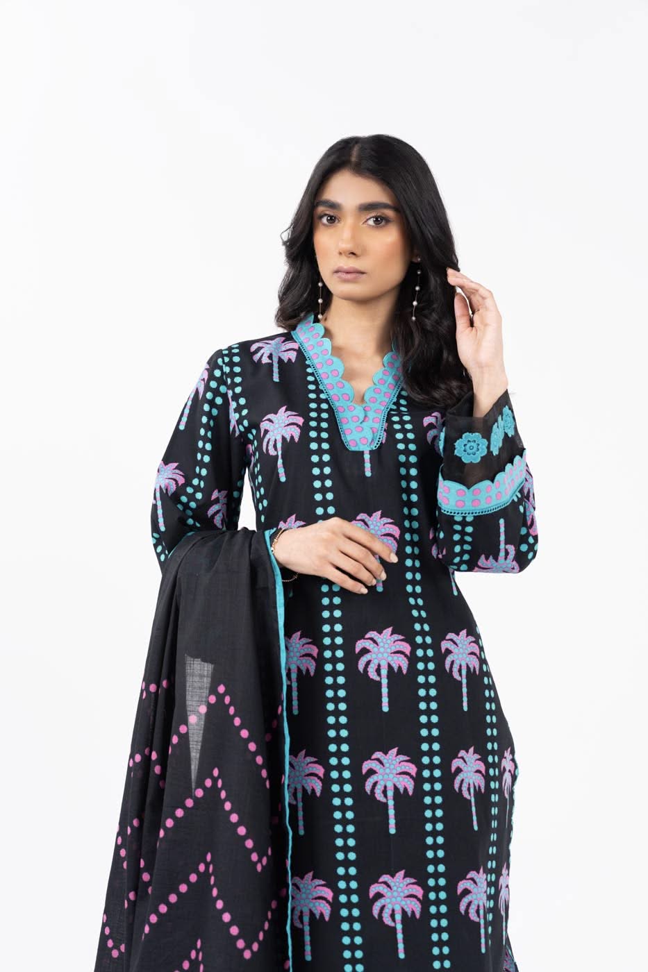 Al Karam | Winter 24 | SC-05-24 - Official Alkaram stockist in UK - Sakeena London
