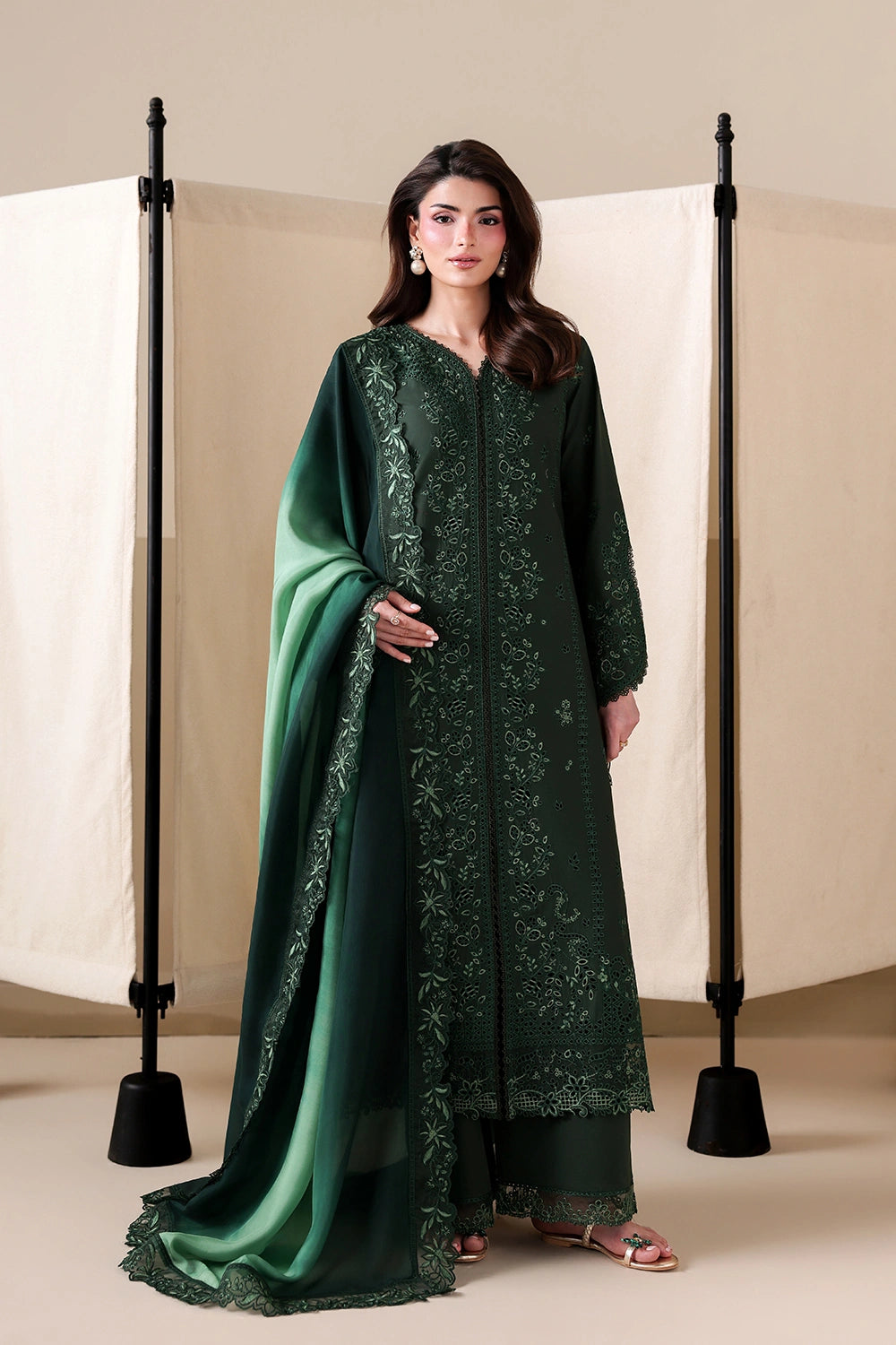 Azure | Luxury Lawn 26 | Shades Of Emerald by Azure – Pakistani designer wear