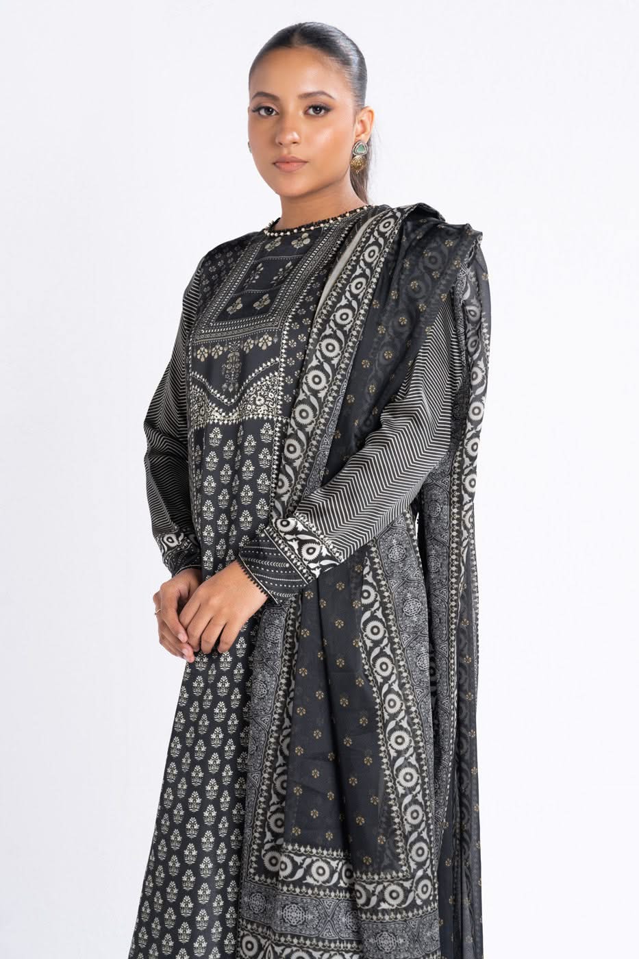 Al Karam | Winter 24 | SK-05-24 - Official Alkaram stockist in UK - Sakeena London