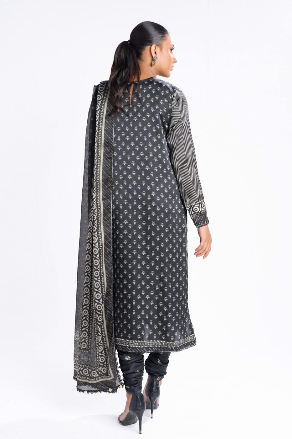 Al Karam | Winter 24 | SK-05-24 - Official Alkaram stockist in UK - Sakeena London
