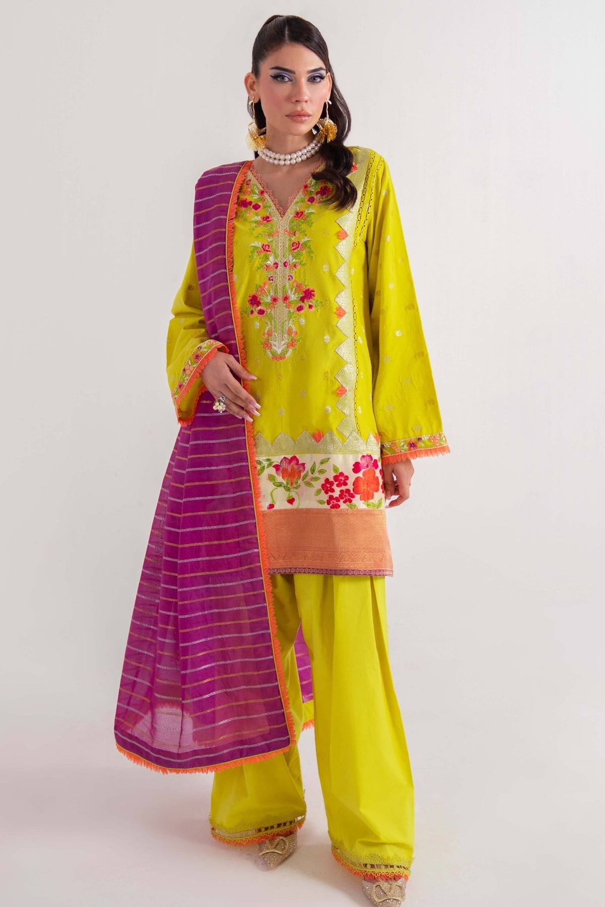 Sable Vogue | Luxury Lawn 25 | SL-04-25-V2 - Official Sable Vogue stockist in UK - Sakeena London