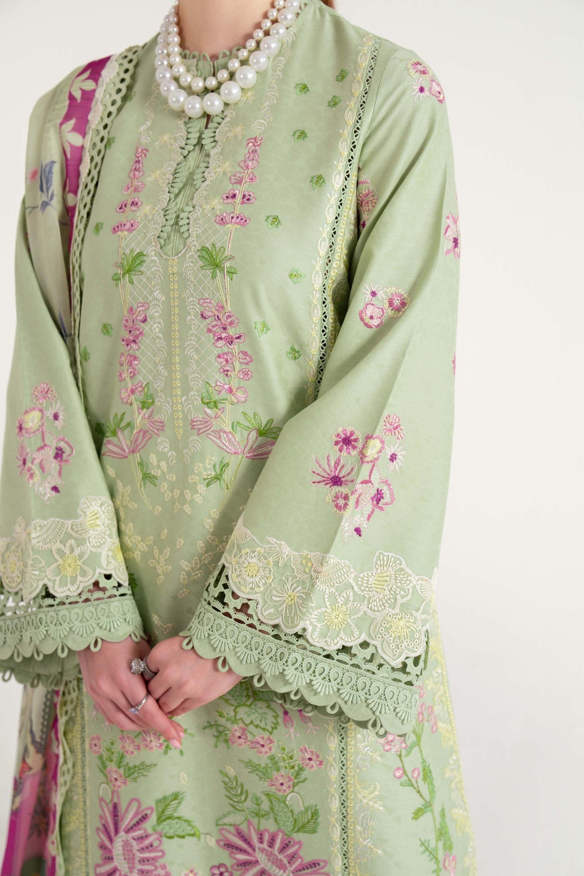 Sable Vogue | Luxury Lawn 25 | SL-09-25-V2 - Official Sable Vogue stockist in UK - Sakeena London